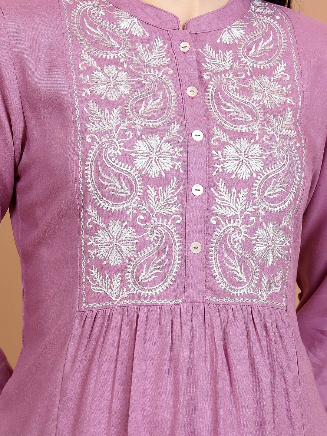 Vishudh Floral Embroidered Straight Kurta - Swadesiicart