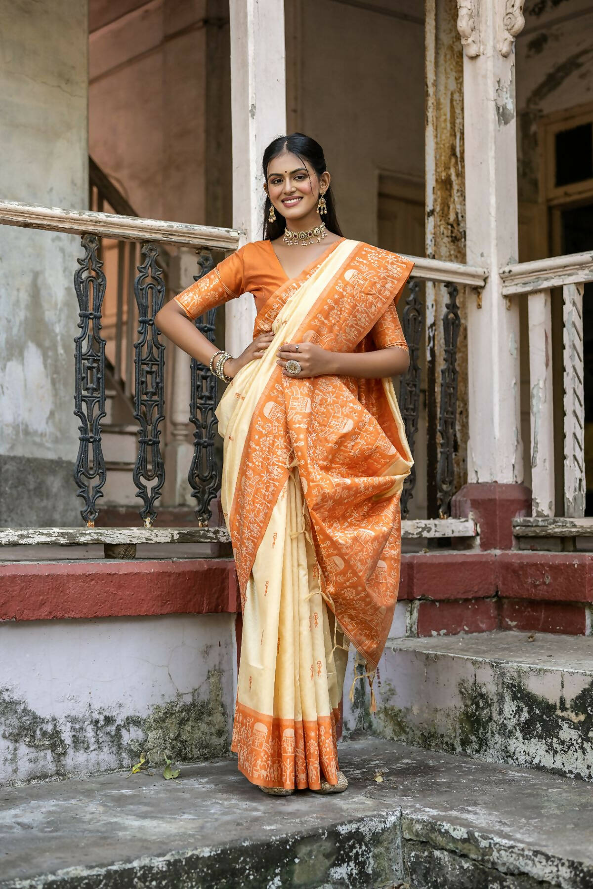 Vishnu Weaves Women's Orange Handloom Raw Silk Woven Saree with Blouse - Swadesiicart