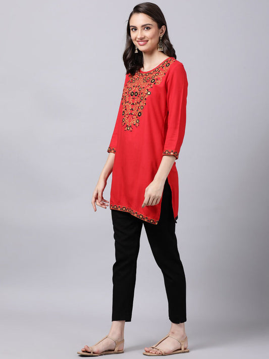 Souchii Women Red Yoke Design Thread Work Grandeur & Majestic Artwork Kurta - Swadesiicart