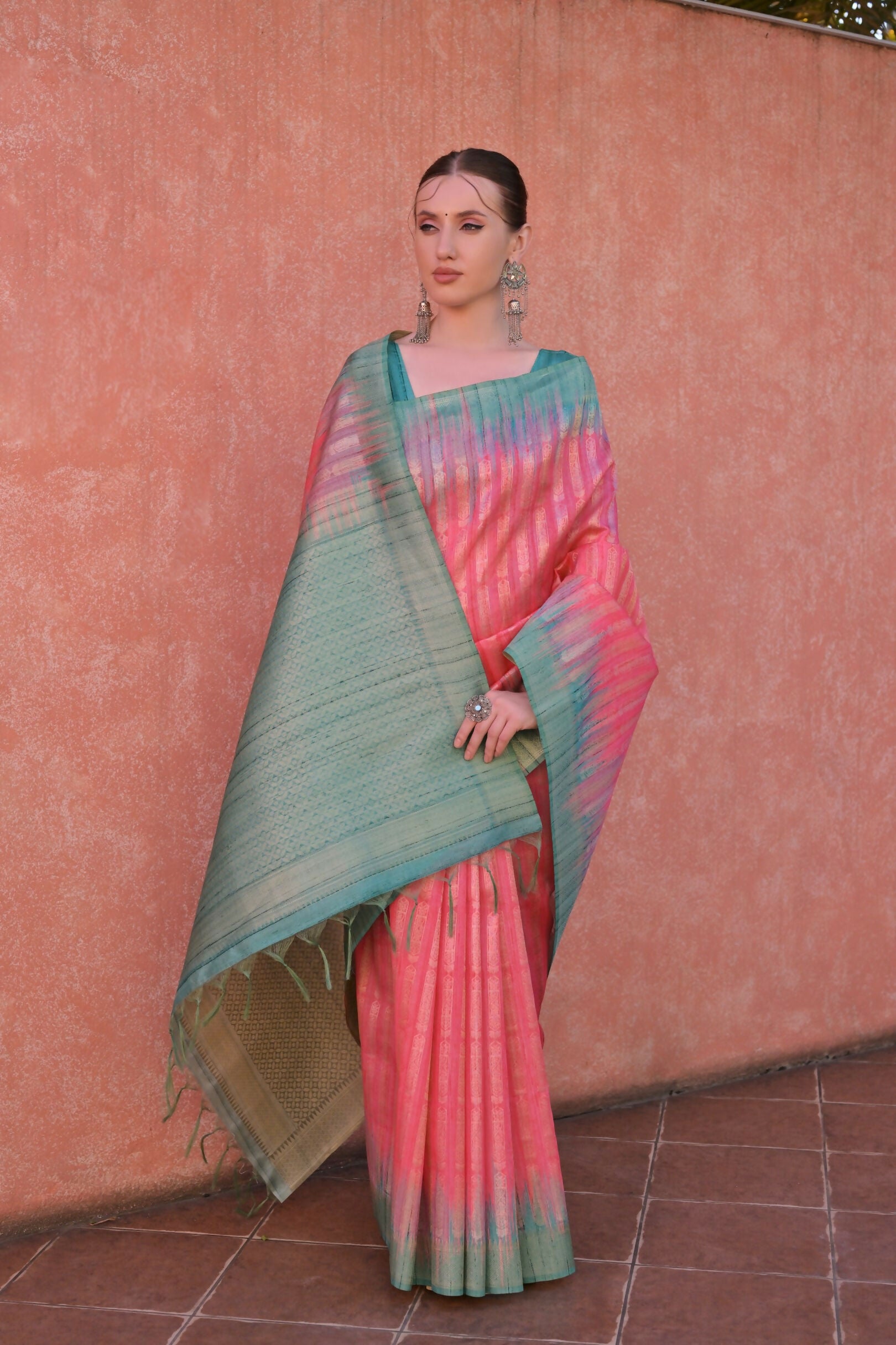 Vishnu Weaves Women's Pink Tussar Silk Woven Saree with Blouse - Swadesiicart