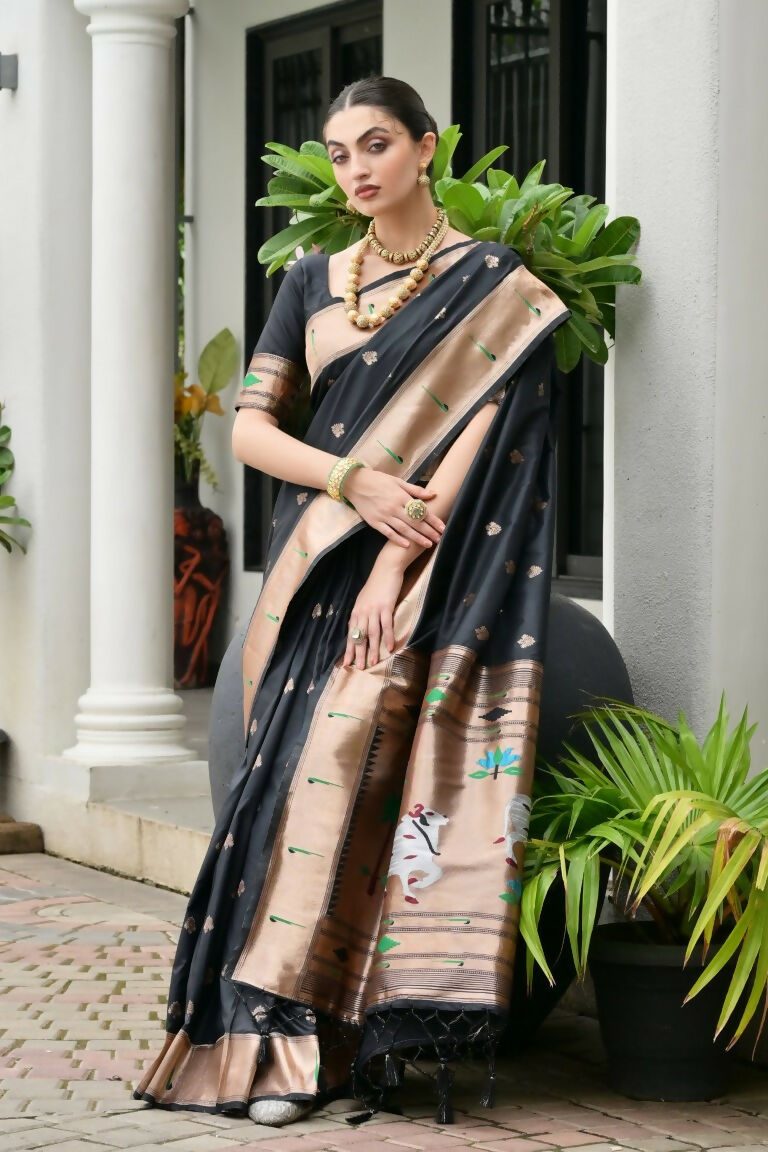 Vishnu Weaves Women's Black Paithani Silk Zari Woven Saree with Blouse - Swadesiicart
