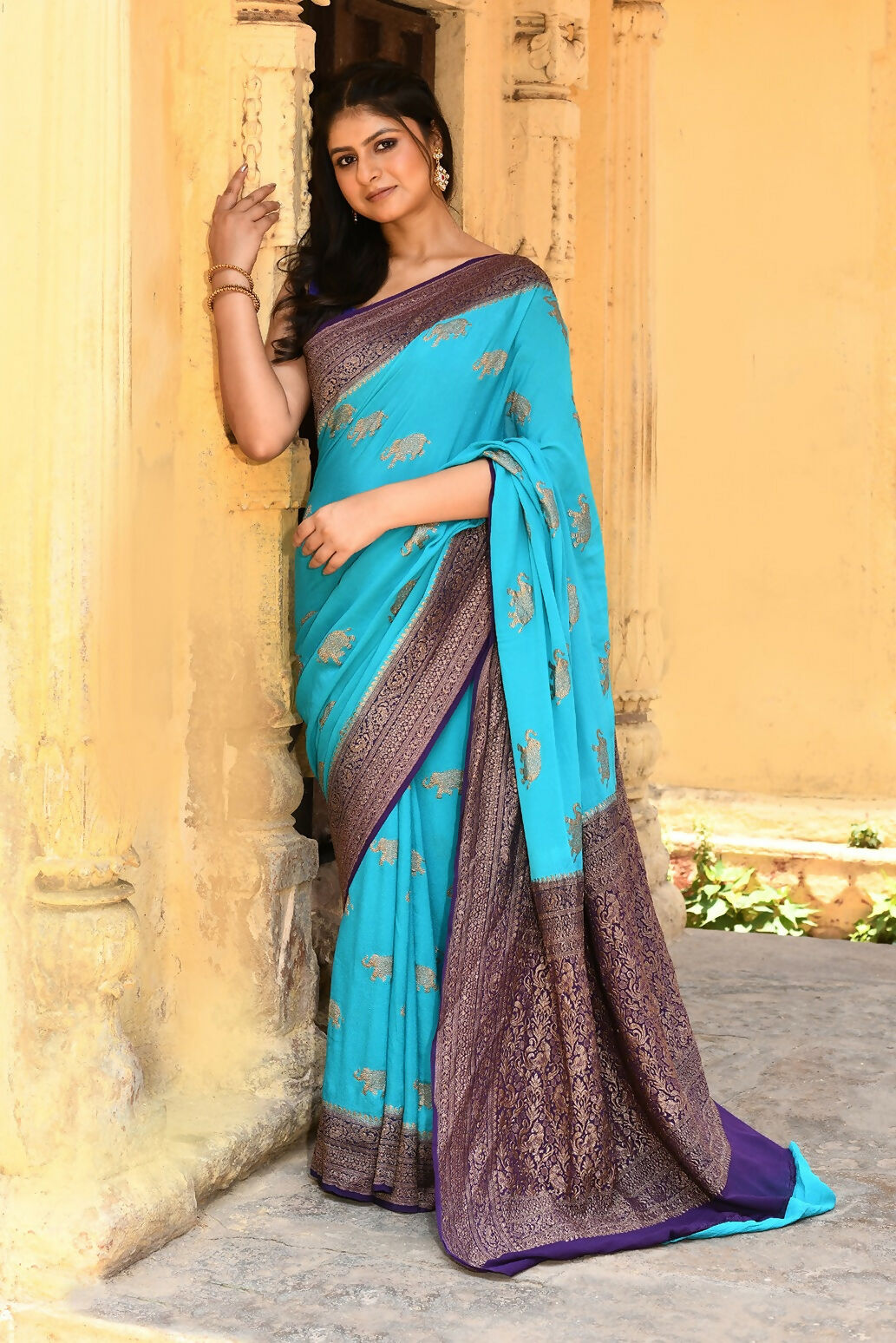Joban Fashion Sky Blue Crepe Chiffon Pure Handloom Banarasi Silk Saree | Swadesiicart