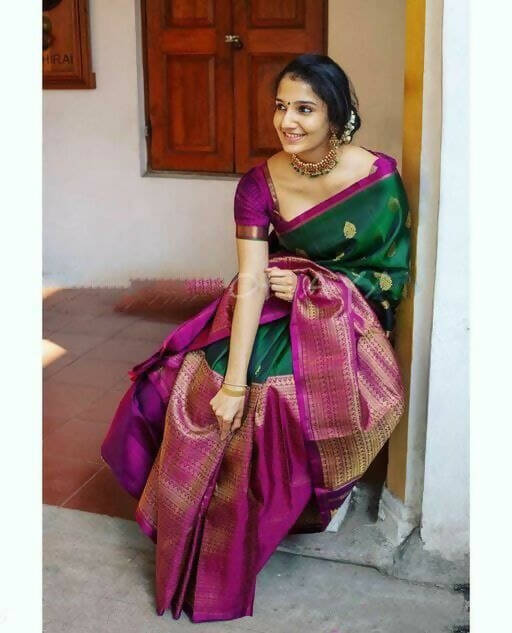 DEIANA'S Beautiful Designer Golden zari Soft Lichi Silk Saree - Green - Swadesiicart