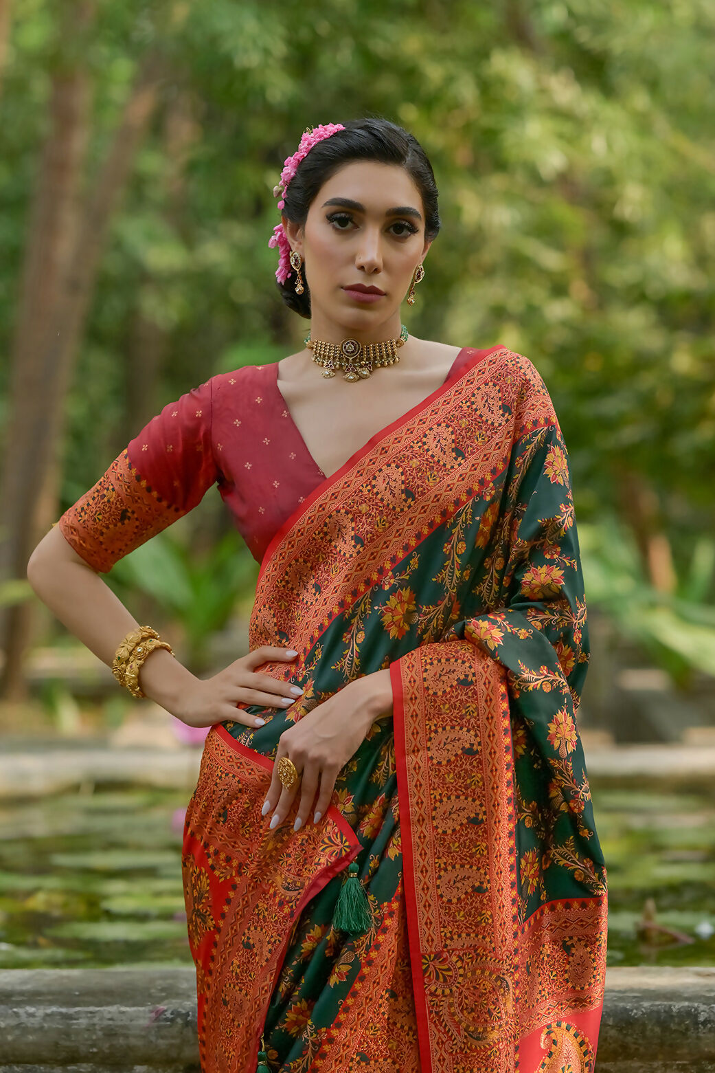 Vishnu Weaves Women's Bt-Green Pashmina Silk Thread Woven Saree with Blouse - Swadesiicart