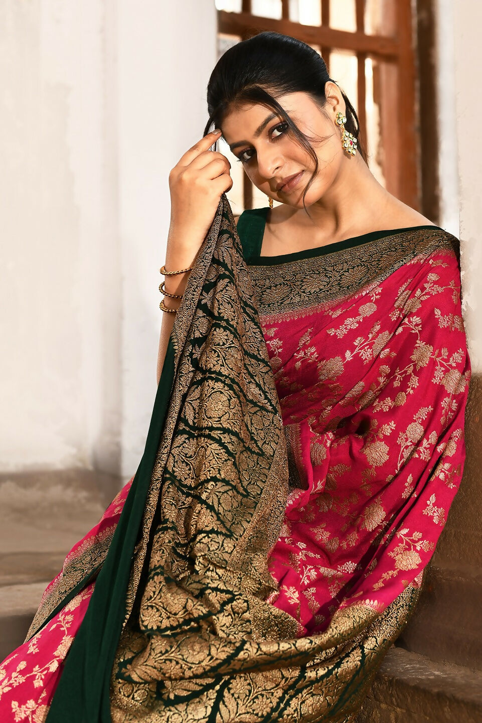 Joban Fashion Hot Pink Crepe Chiffon Pure Handloom Banarasi Silk Saree | Swadesiicart