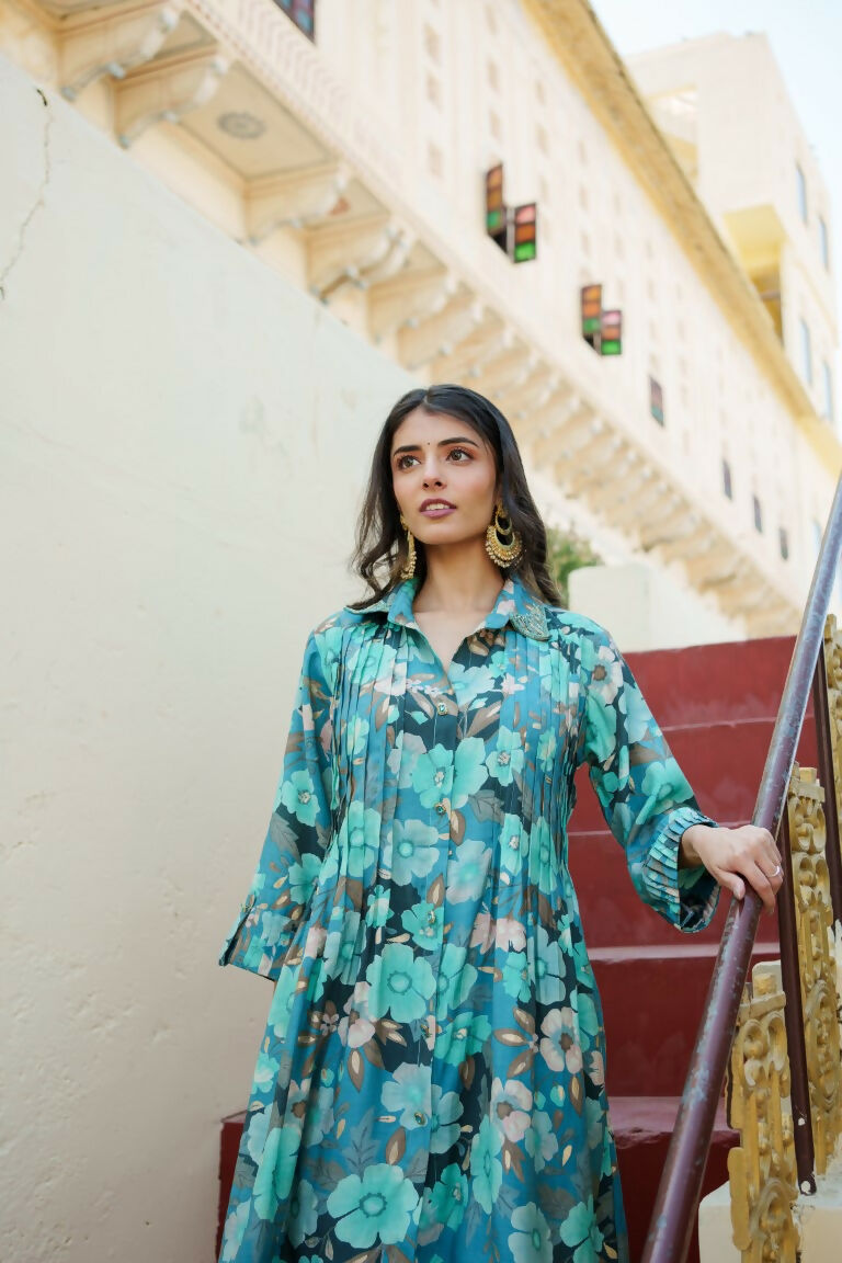 Vaasva Women Teal Muslin Tucks Kurta & Pant Set | Swadesiicart
