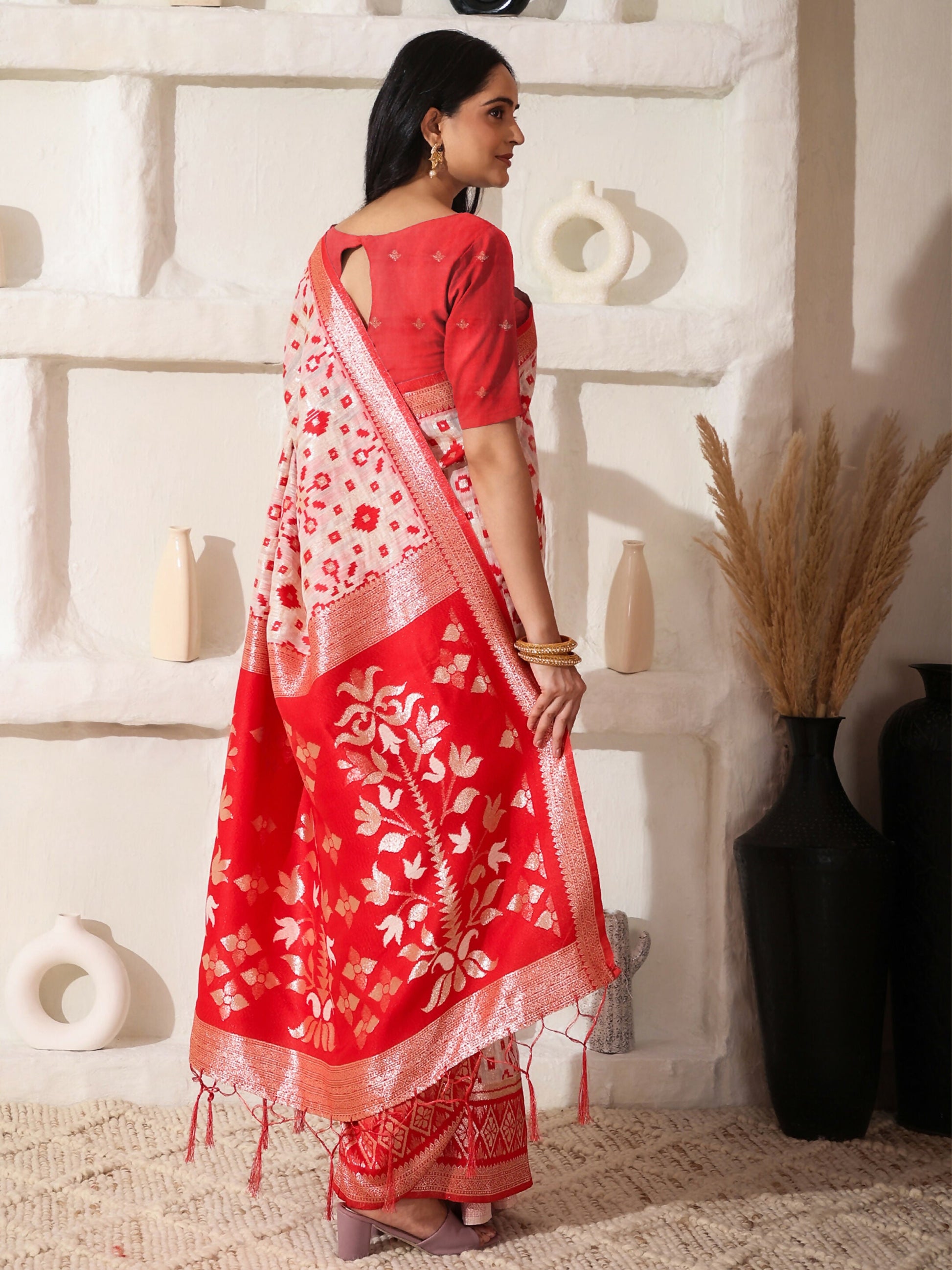 Shree Shyam Fashion Linen Cotton Red & White Saree
