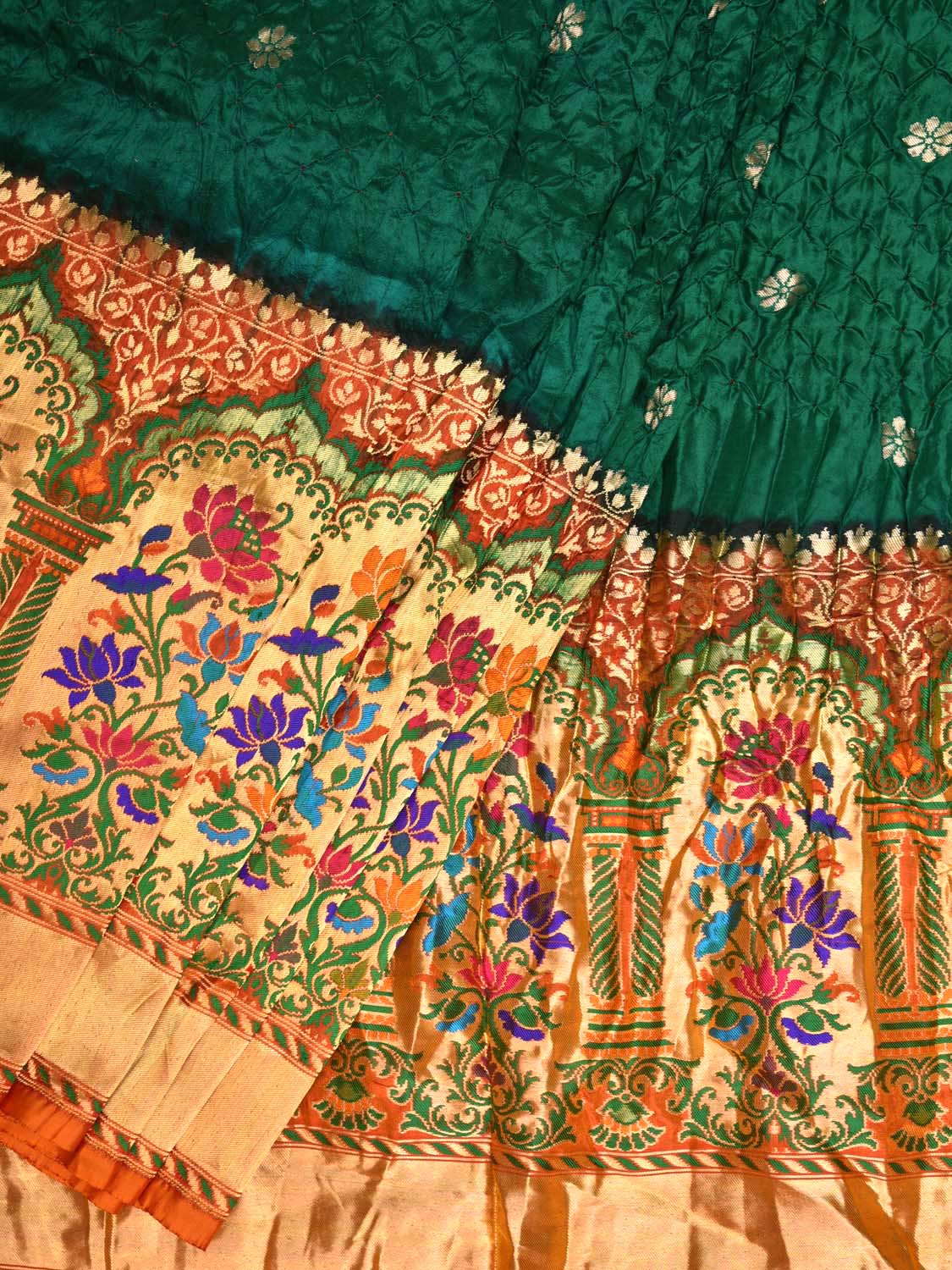 Dark Green Bandhani Paithani Silk Handloom Saree with One Side Border Design - Global Threads | Swadesiicart