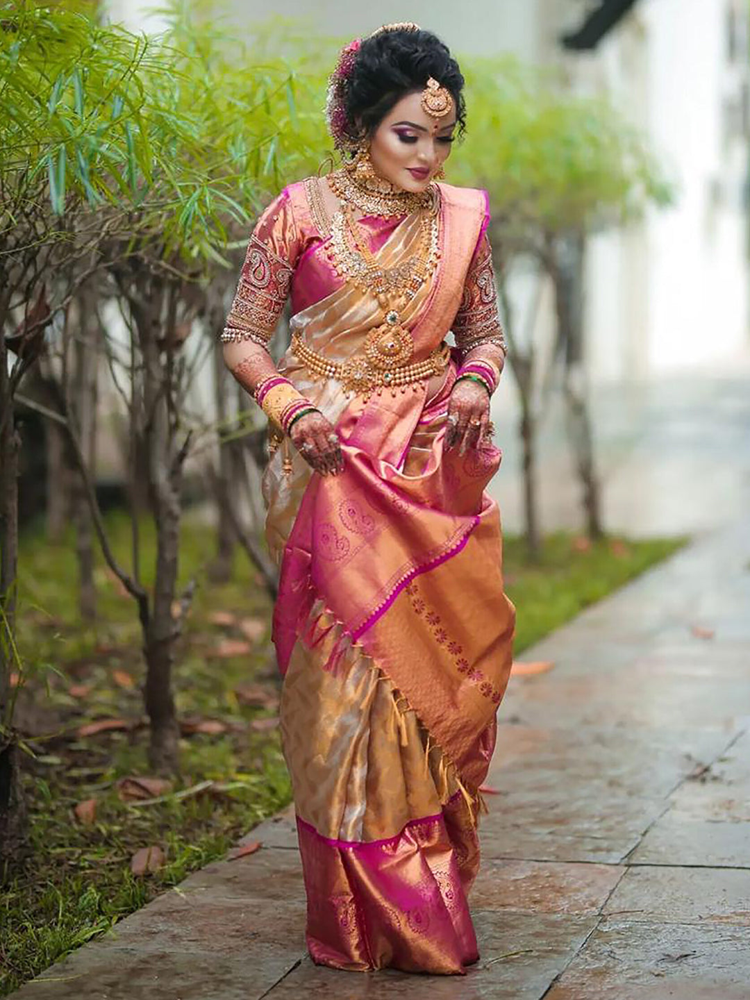 Kalini Ethnic Motifs Woven Design Zari Banarasi Saree | Swadesiicart