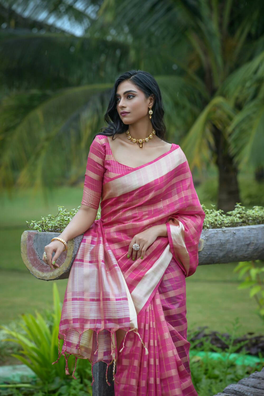 Vishnu Weaves Women's Rani Pink Organza Silk Zari Woven Saree with Blouse - Swadesiicart