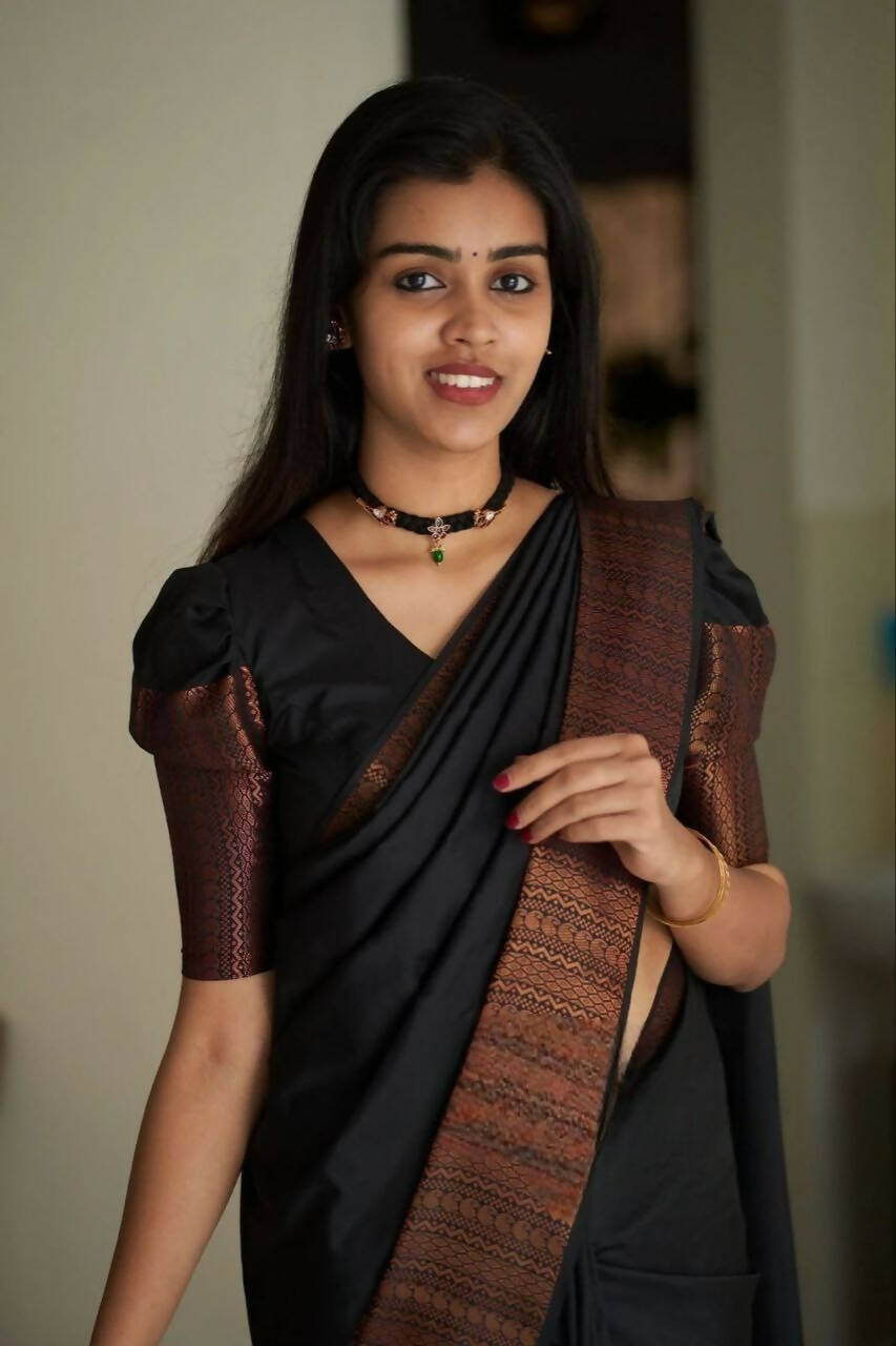 DEIANA'S Beautiful Designer Golden zari Soft Lichi Silk Saree - Black - Swadesiicart