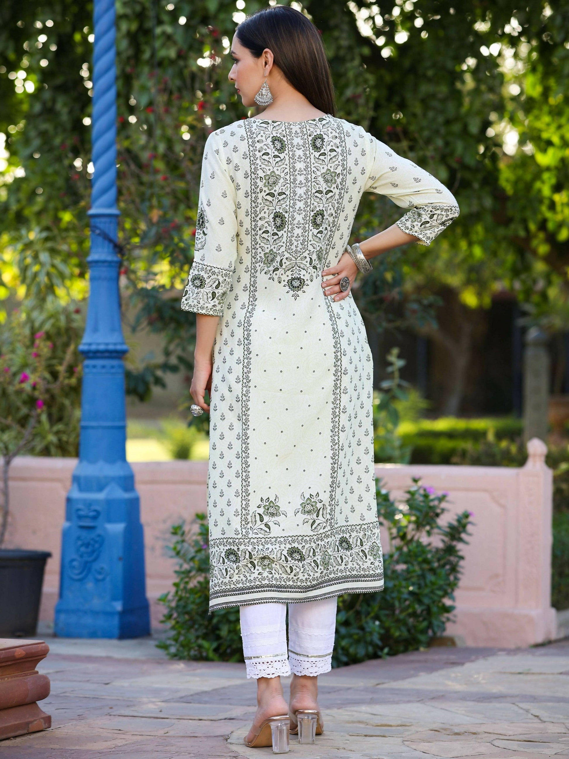 Juniper Women's Green Rayon Staple Kalamkari Floral Placement Printed Kurta | Swadesiicart