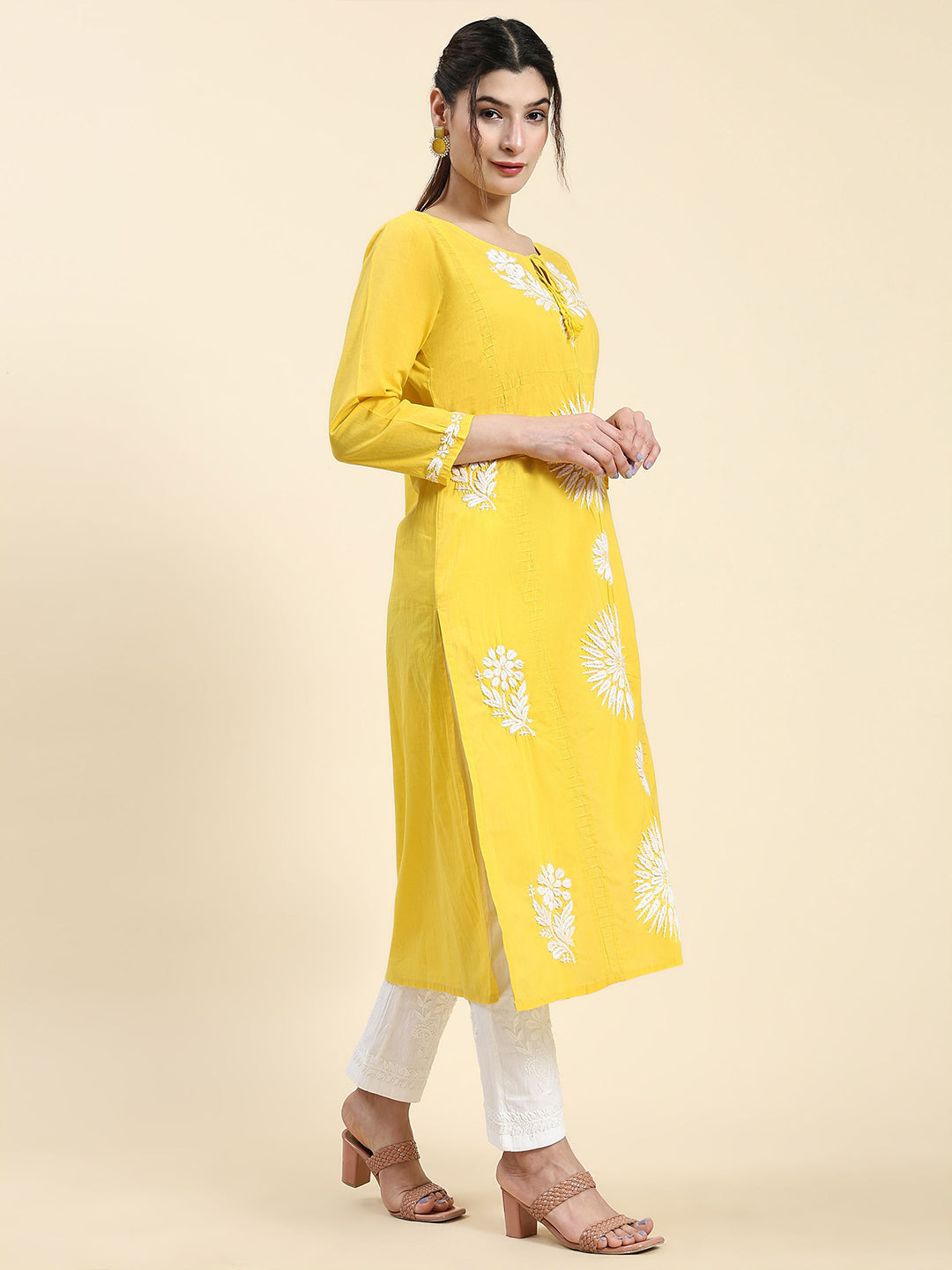 HOUSE OF KARI Embroidered Chikankari Pure Cotton Chikankari Kurta | Swadesiicart
