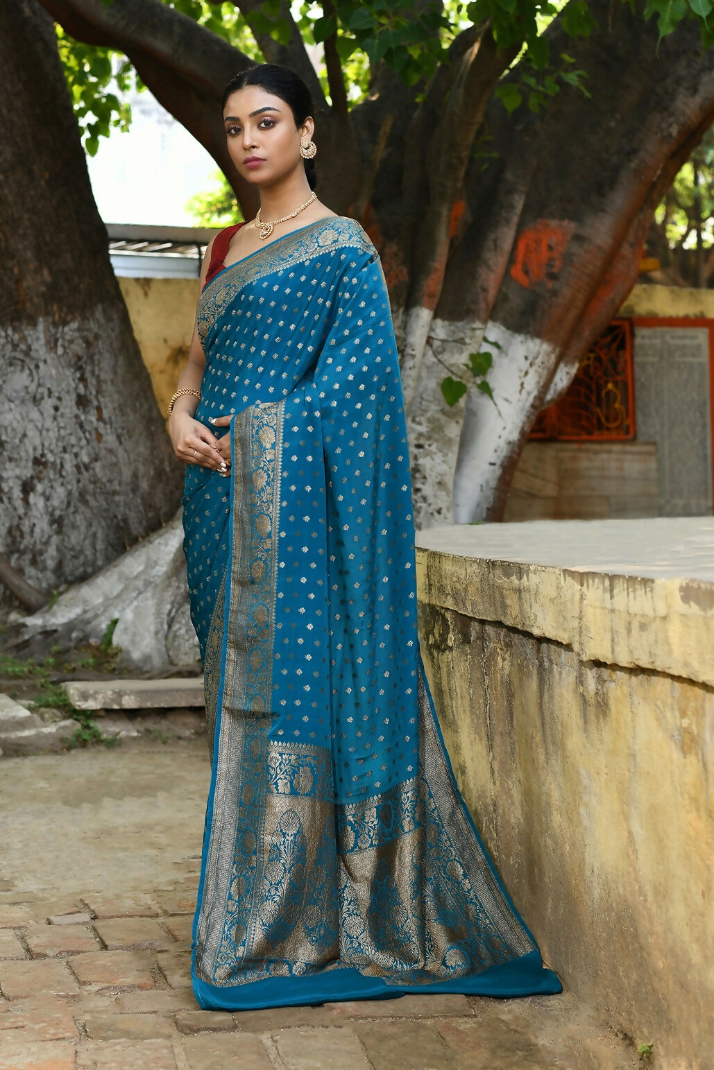 Joban Fashion Peacock Crepe Chiffon Pure Handloom Banarasi Silk Saree | Swadesiicart