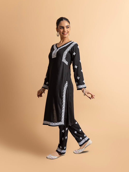 HOUSE OF KARI Floral Embroidered Chikankari Kurta With Trouser | Swadesiicart