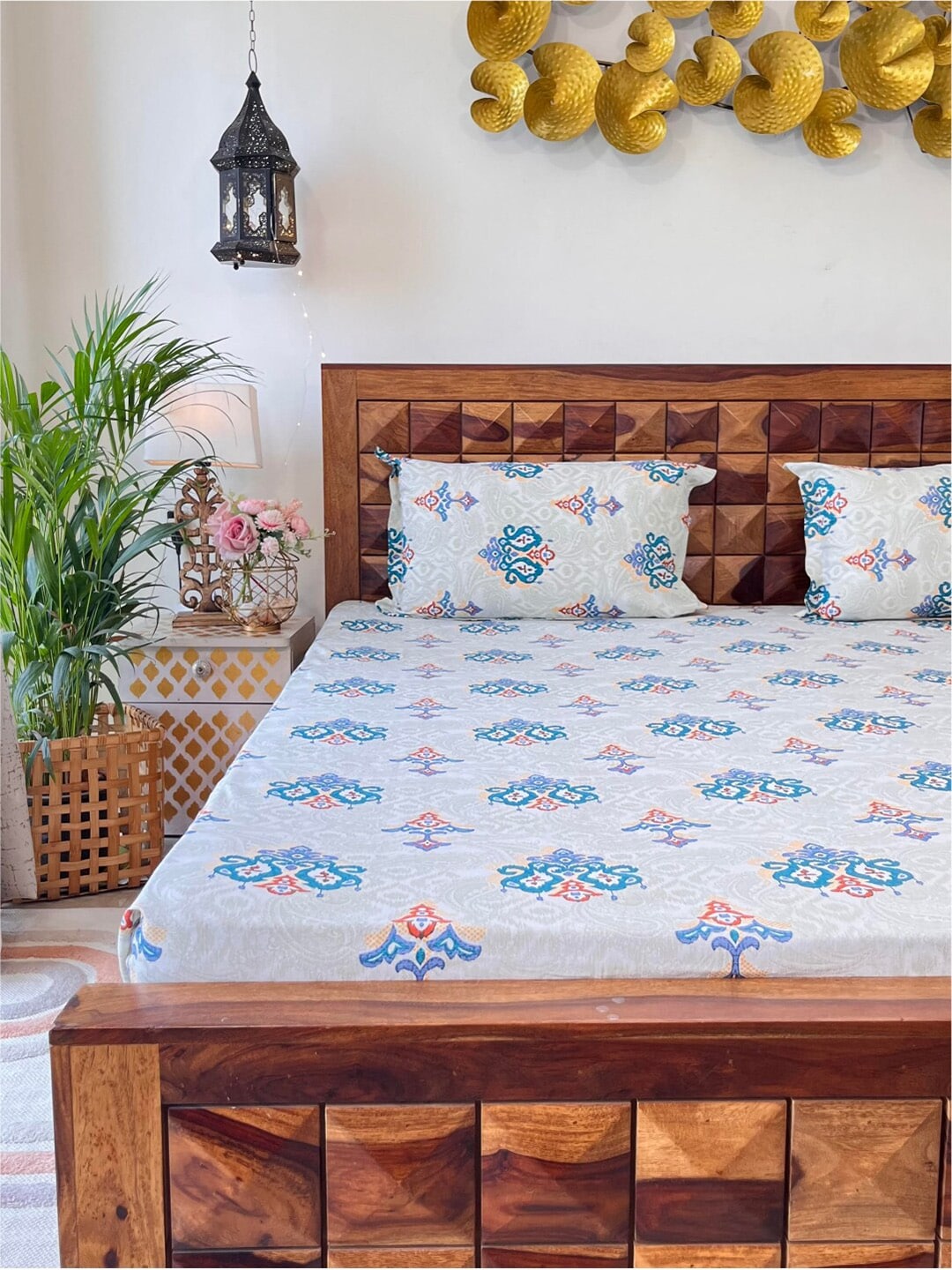 URBAN SPACE Divine White Ethnic Motifs 144 TC Cotton Queen Bedsheet & 2 Pillow Covers - Swadesiicart