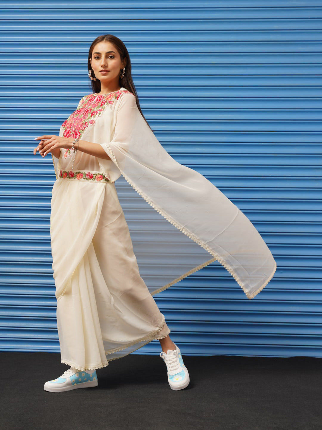 Tikhi Imli Kaftan Saree With Belt | Swadesiicart