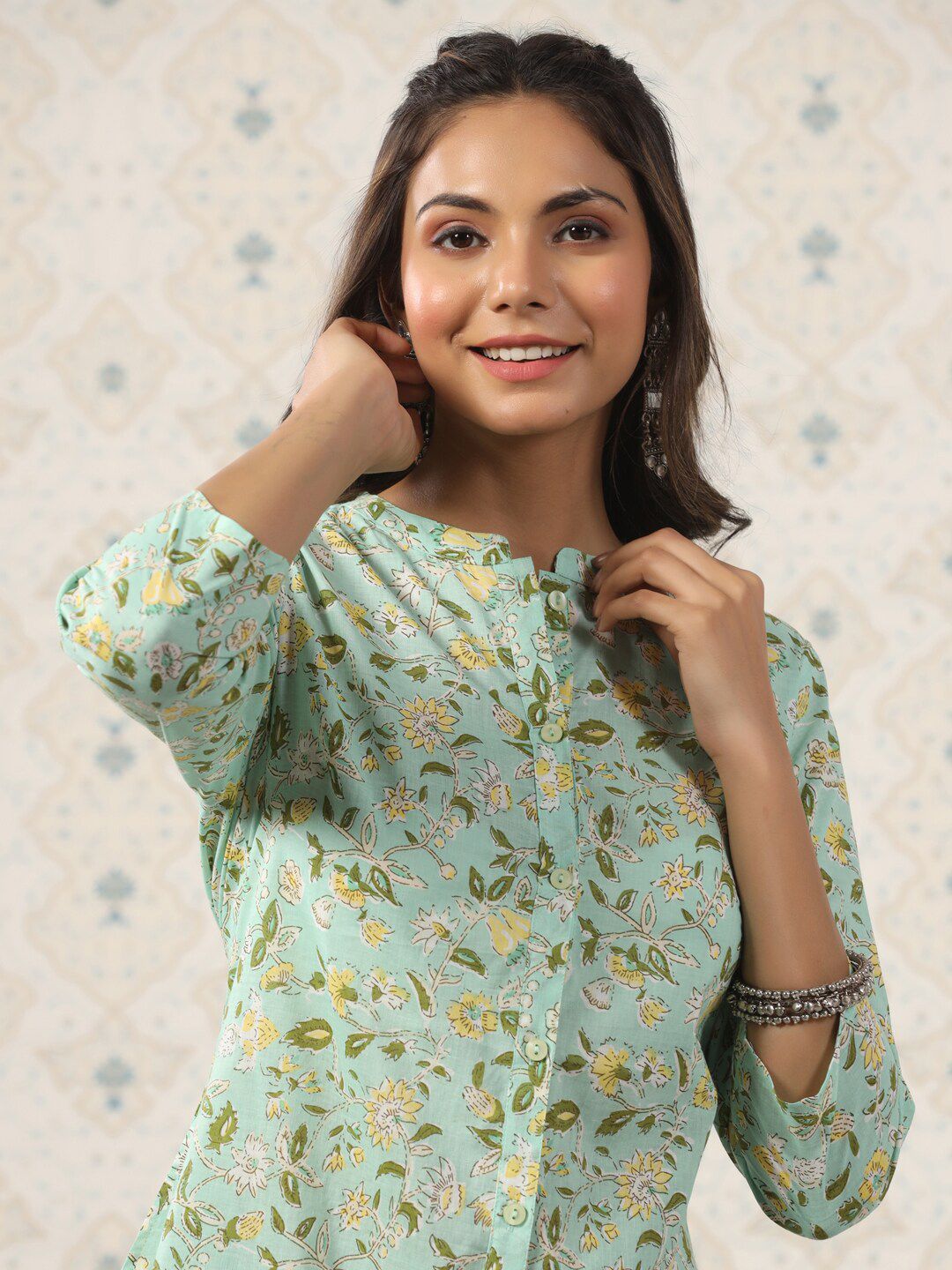 Ode by House of Pataudi Floral Printed Band Collar Pure Cotton Kurta - Swadesiicart