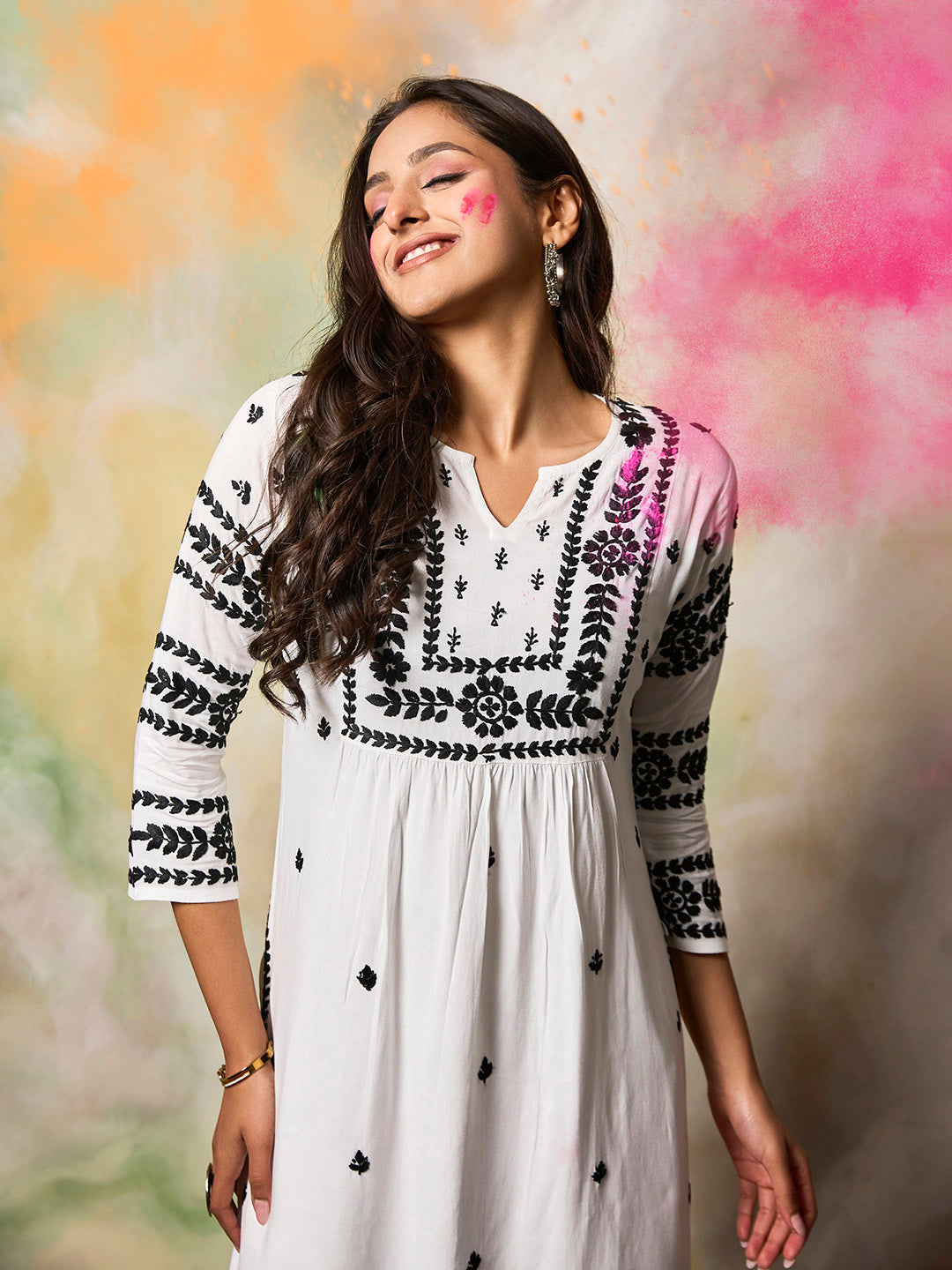 HOUSE OF KARI Notched Neck Floral Embroidered Chikankari Cotton Kurta | Swadesiicart