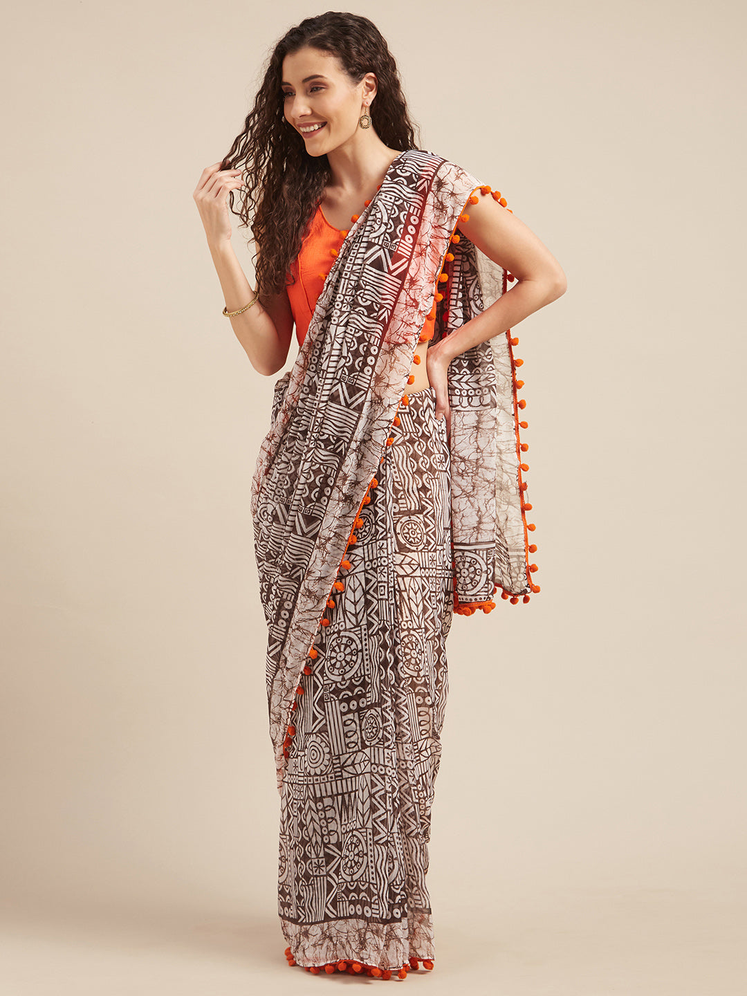 Tikhi Imli Brown & White Poly Georgette Printed Saree | Swadesiicart