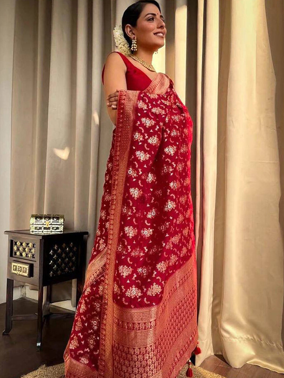 Kalini Ethnic Motifs Woven Design Zari Detailed Banarasi Saree | Swadesiicart