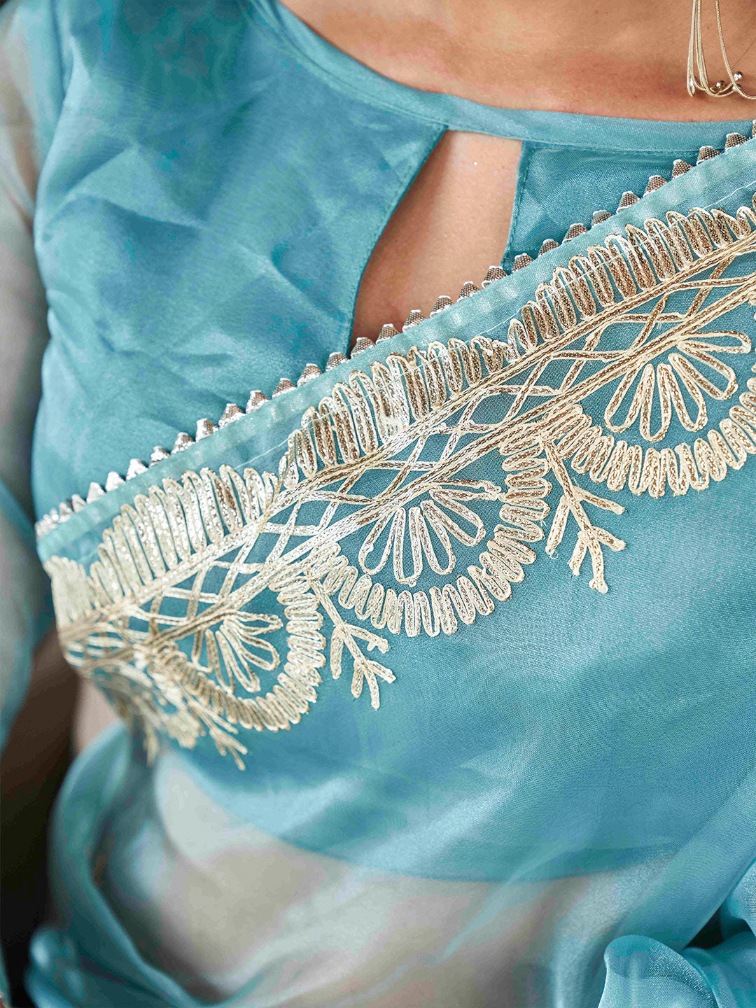 Tikhi Imli Floral Gotta Patti Organza Heavy Work Saree | Swadesiicart