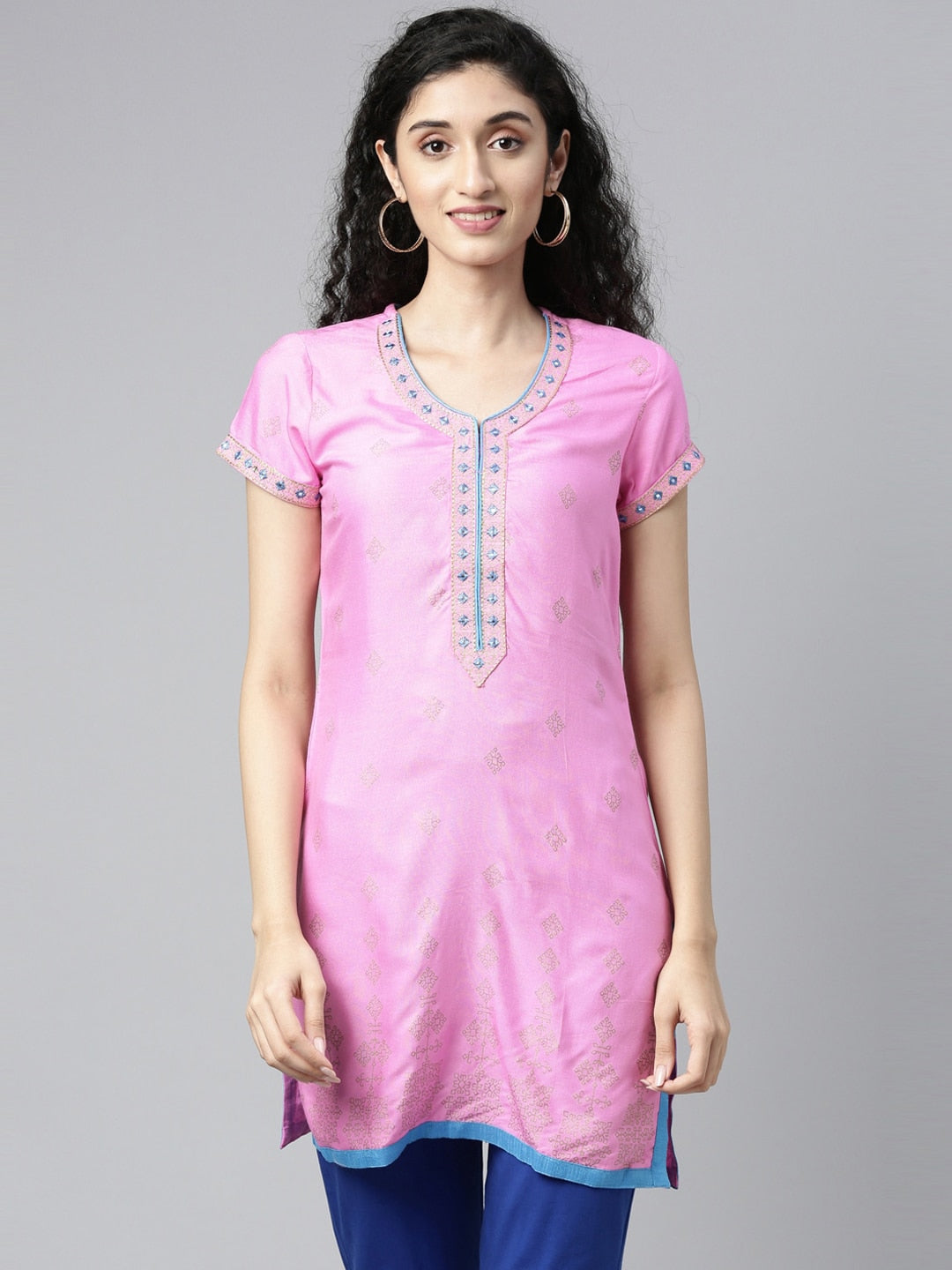 Souchii Pink Embroidered Pastels Kurta - Swadesiicart