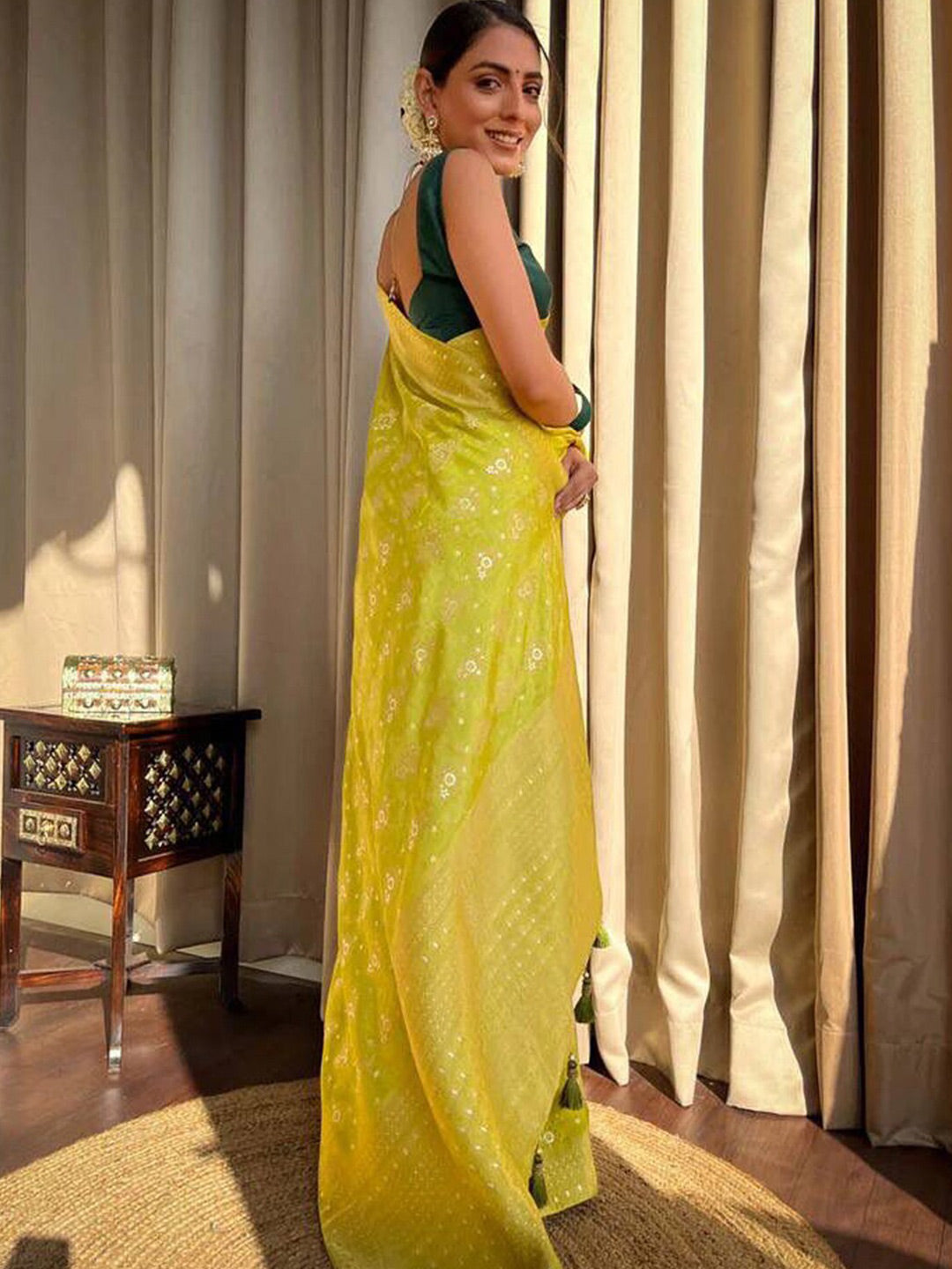 Kalini Floral Woven Design Zari Detailed Banarasi Saree | Swadesiicart