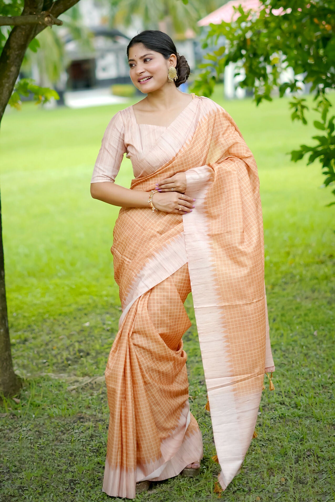 Vishnu Weaves Women's Yellow Tussar Silk Woven Saree with Blouse - Swadesiicart