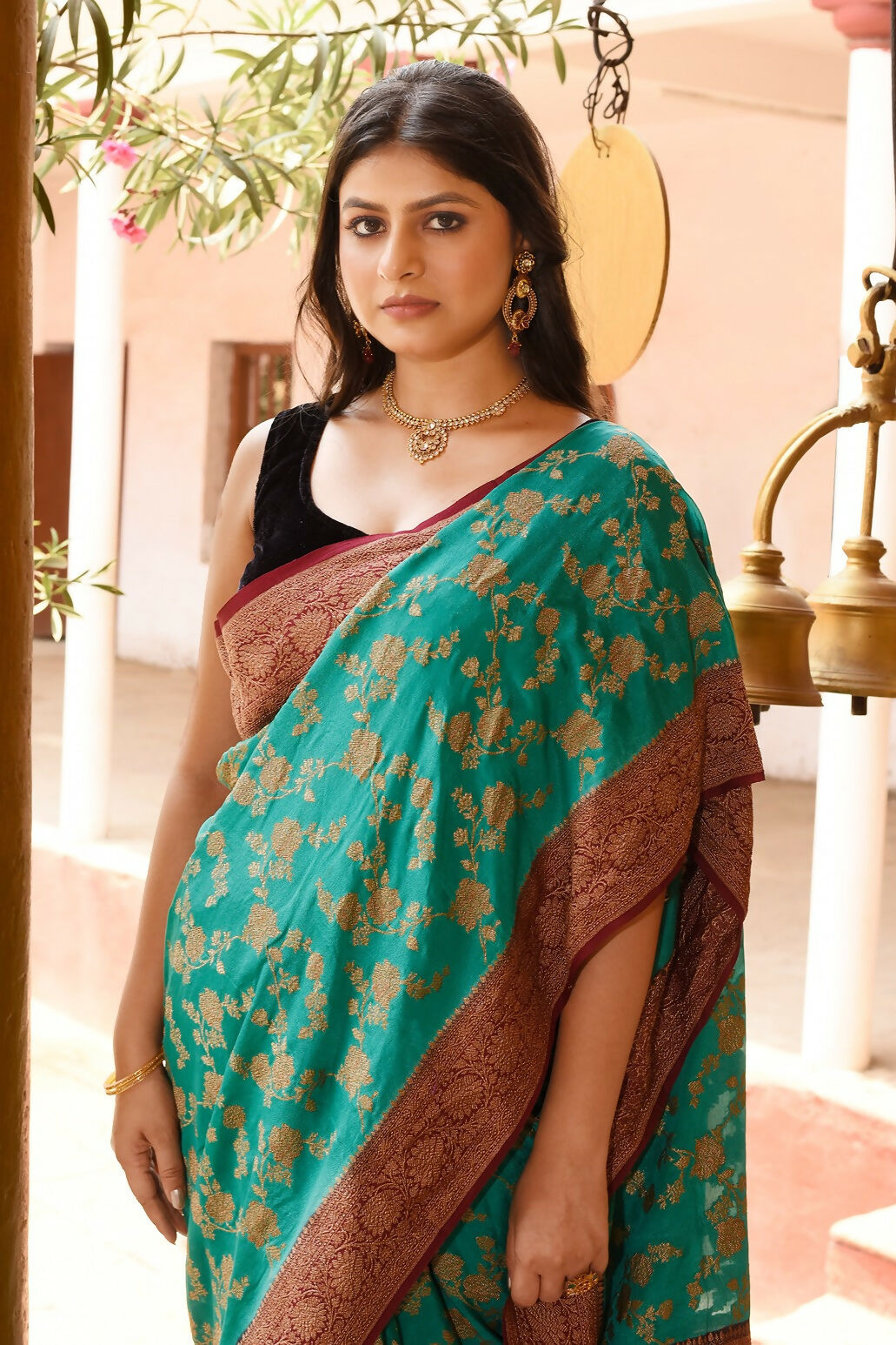 Joban Fashion Teal Green Crepe Chiffon Pure Handloom Banarasi Silk Saree | Swadesiicart