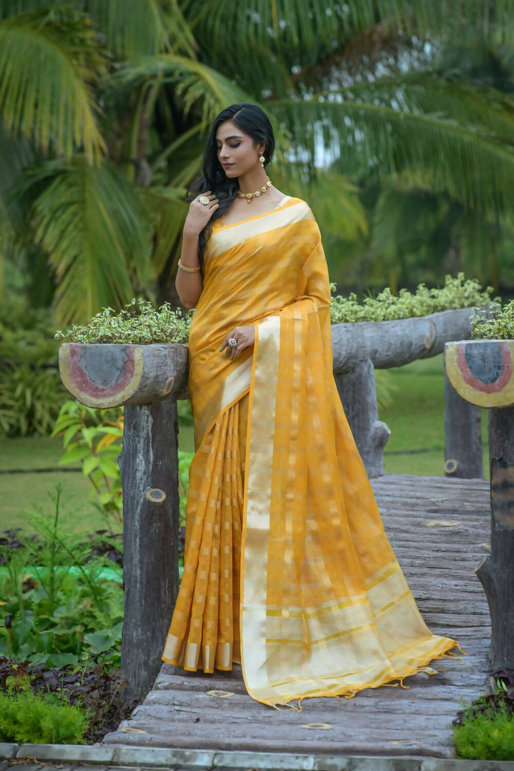 Vishnu Weaves Women's Yellow Organza Silk Zari Woven Saree with Blouse - Swadesiicart