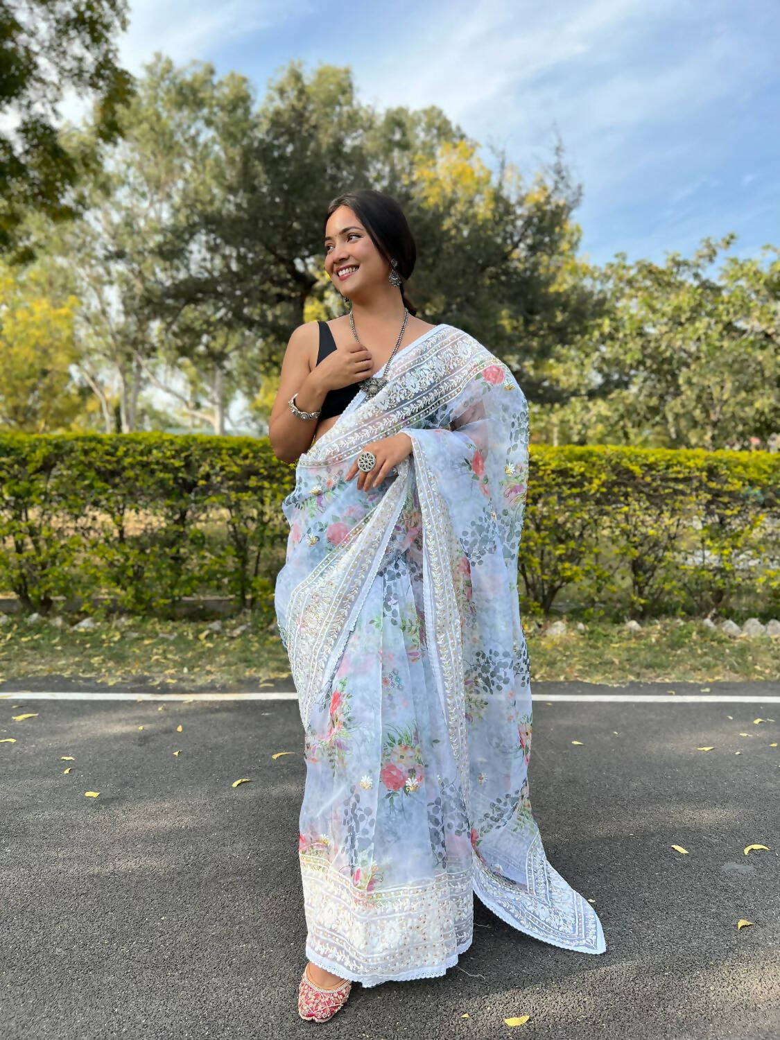 Vamsee White Organza Saree - Swadesiicart