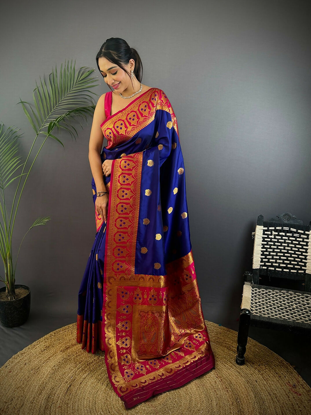 Joban Fashion Red Butti Banarasi Silk Sarees | Swadesiicart