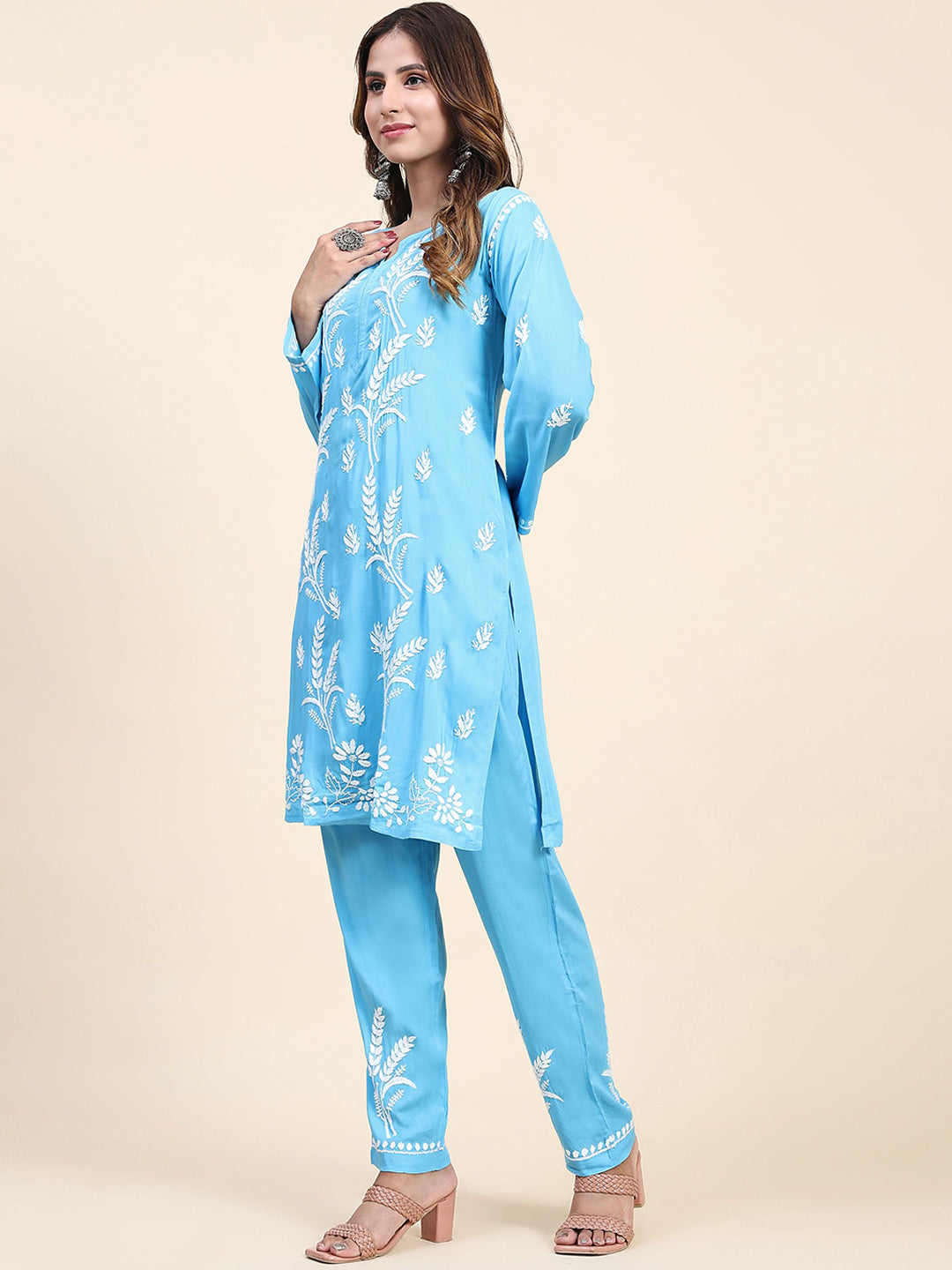 HOUSE OF KARI Floral Embroidered Chikankari Pure Cotton Straight Kurta With Trousers | Swadesiicart
