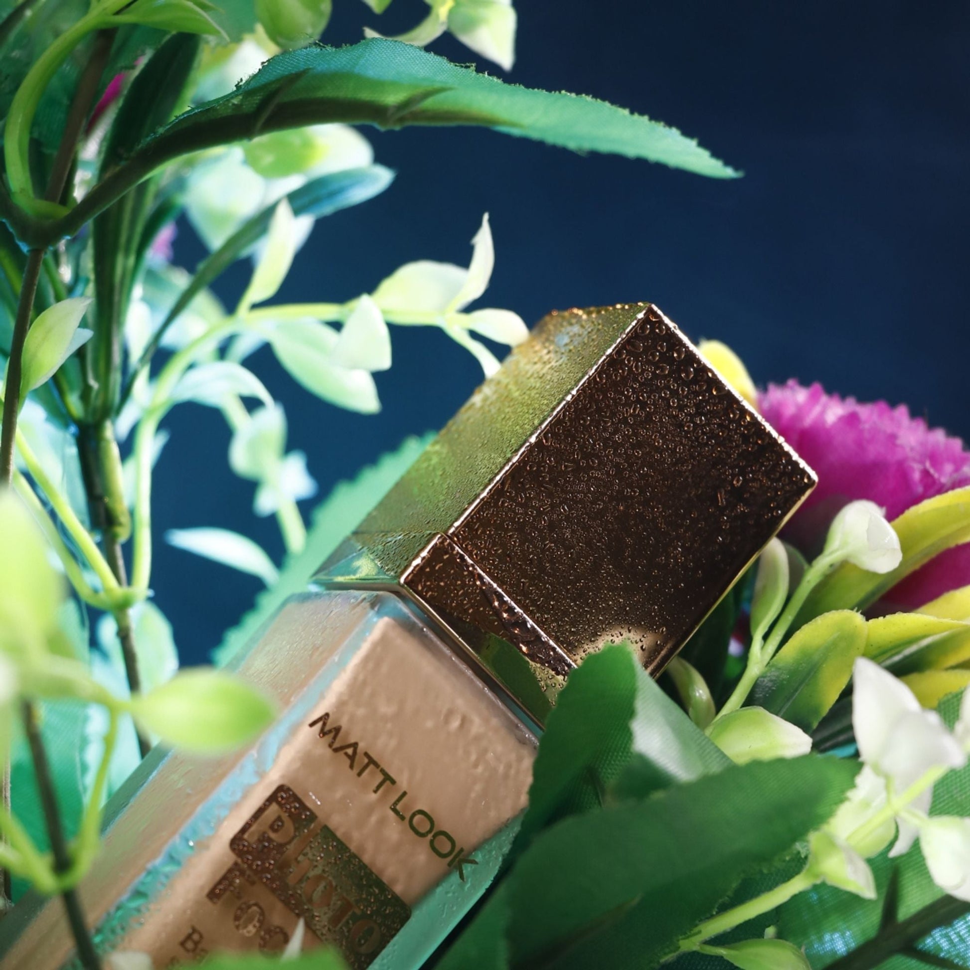 Matt Look Photo Focus Bare It All Skin Perfecting Foundation - Worthy Almond - Swadesiicart