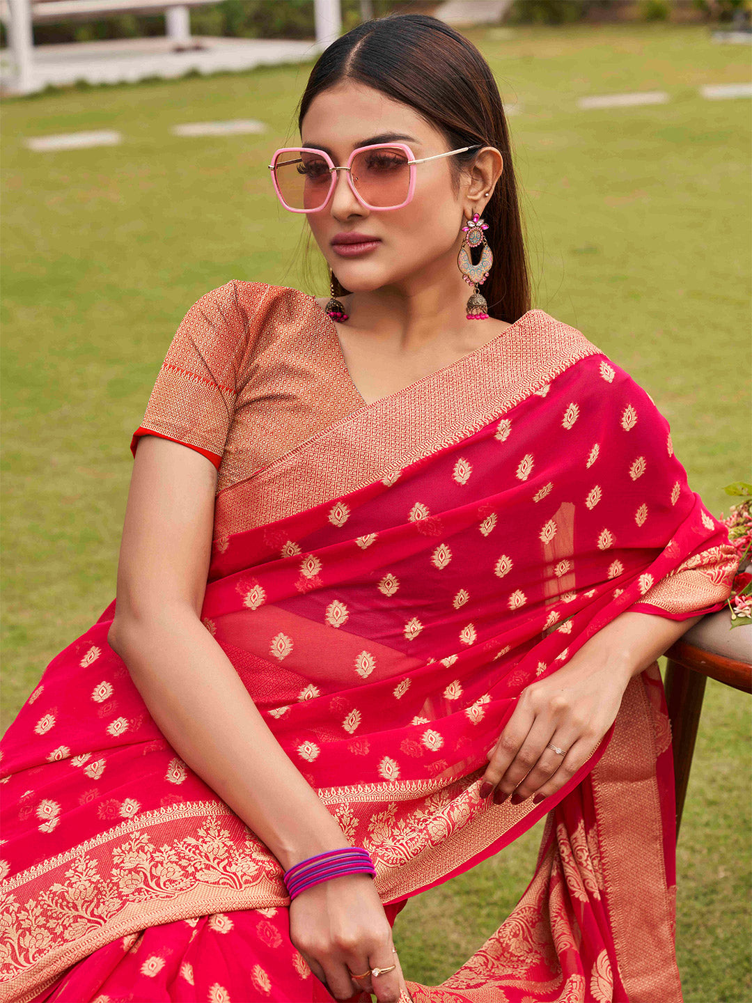 Tikhi Imli Pink Ethnic Motifs Woven Design Zari Saree | Swadesiicart