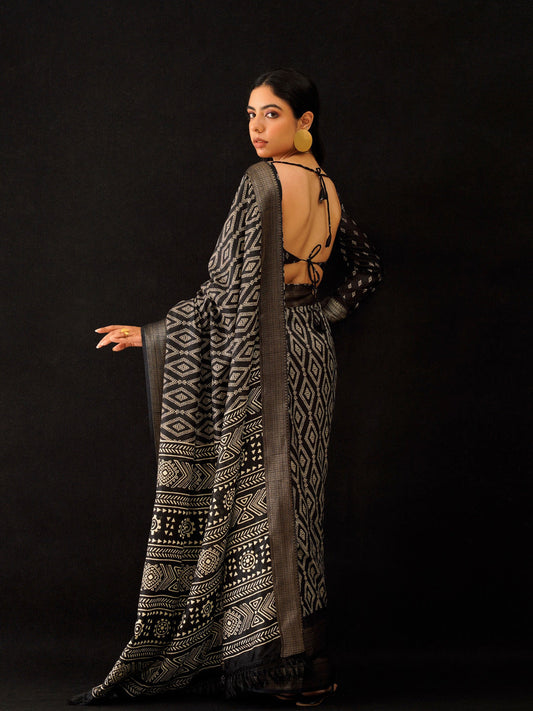 Tikhi Imli Black & Gold Geometric Printed Ready To Wear Saree | Swadesiicart