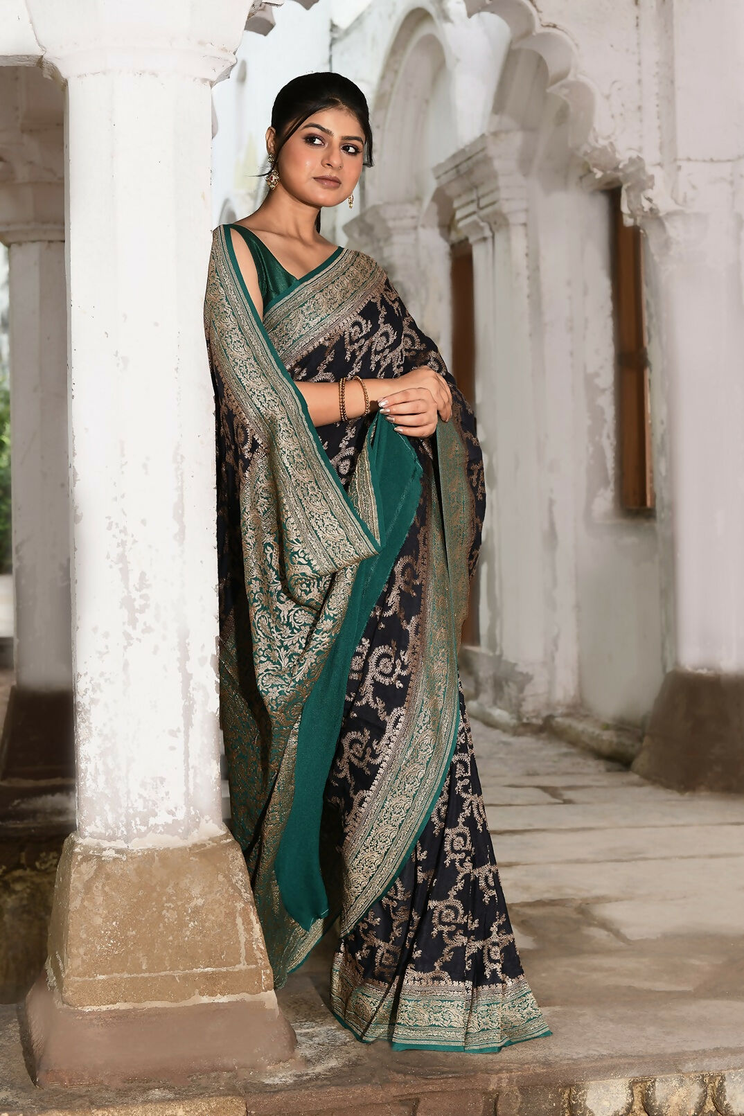 Joban Fashion Navy Blue Crepe Chiffon Pure Handloom Banarasi Silk Saree | Swadesiicart