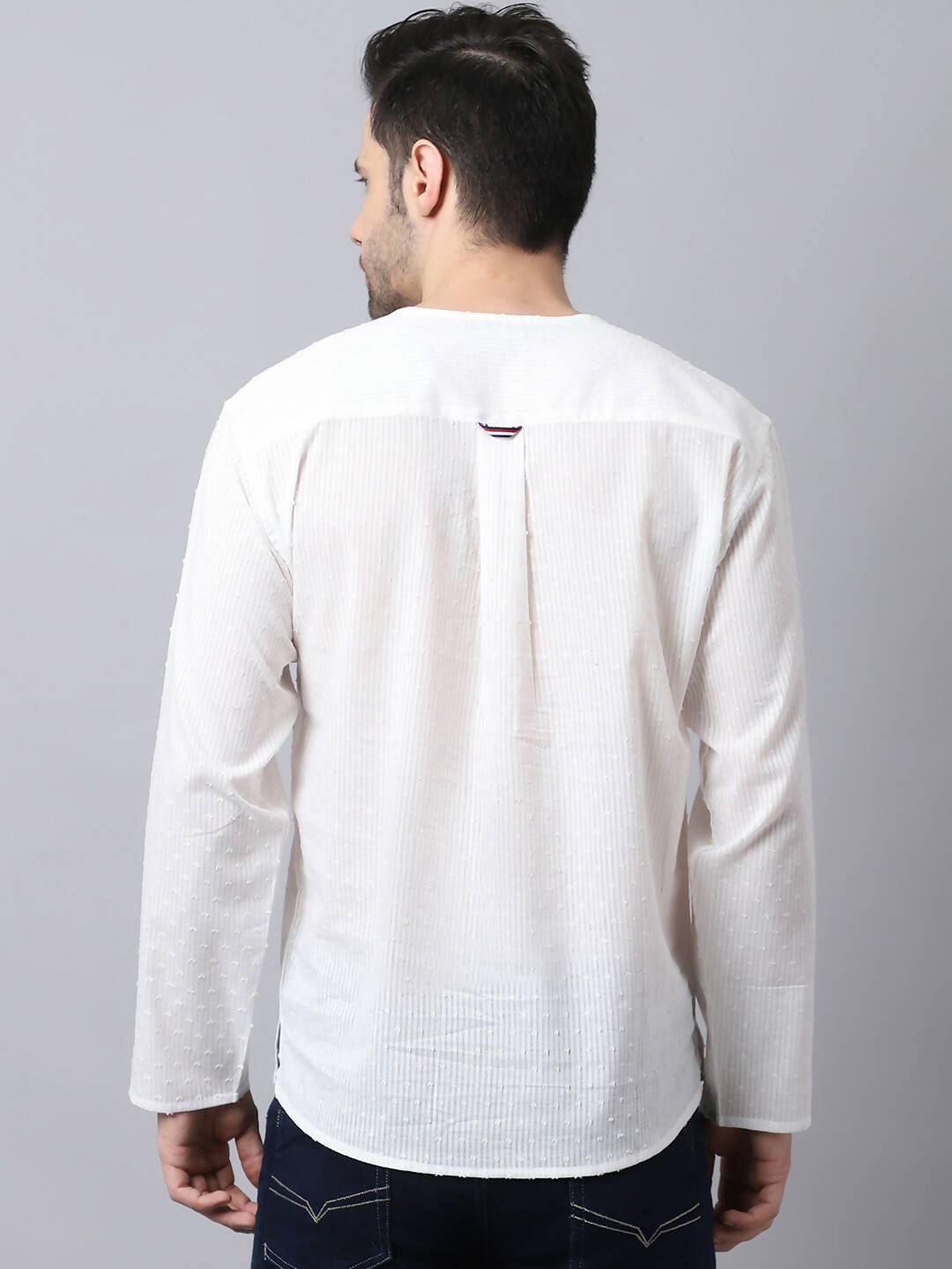 Even Apparels White Pure Cotton Round Neck Slit Kurta | Swadesiicart
