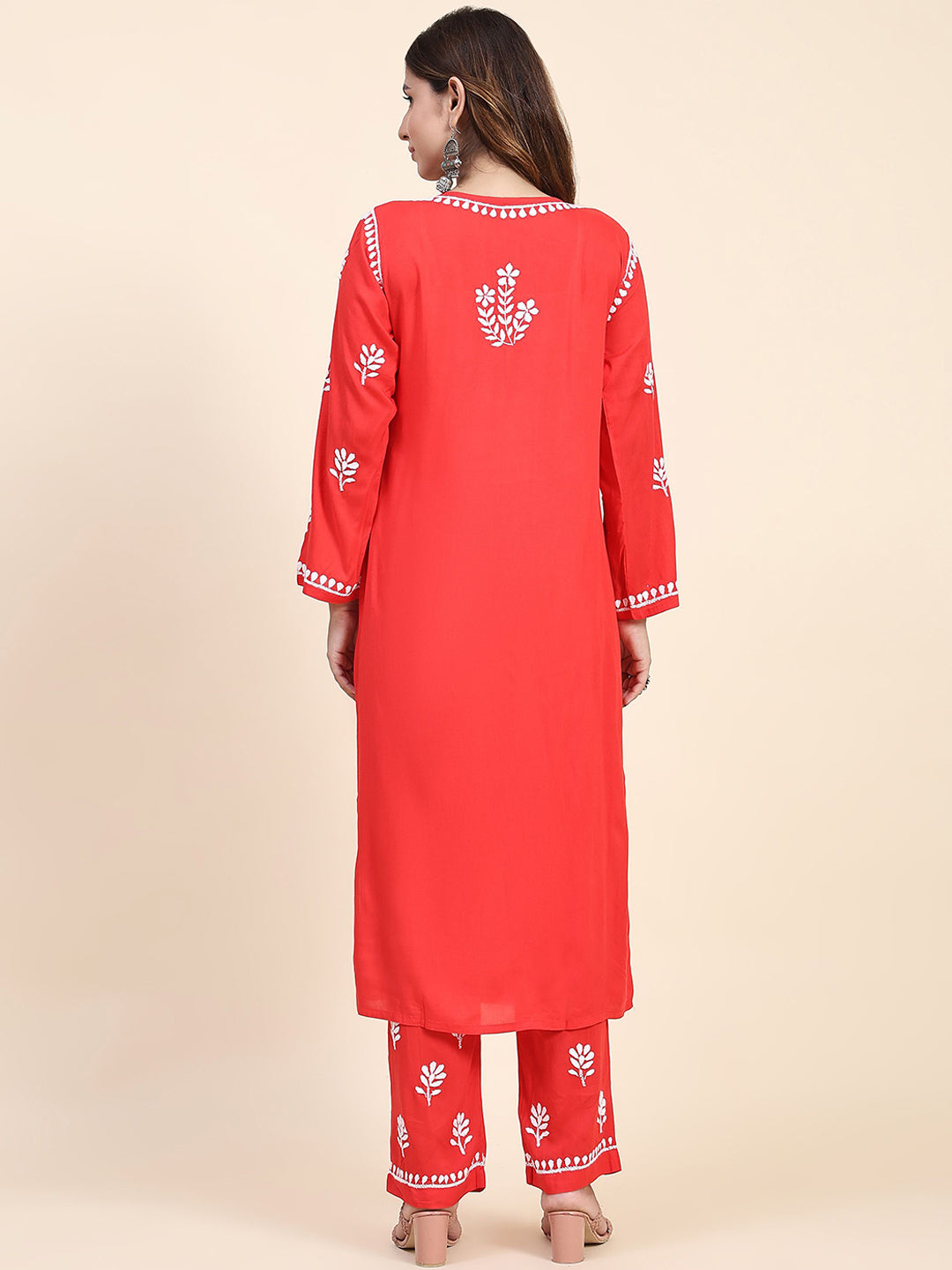 HOUSE OF KARI Floral Embroidered Chikankari Pure Cotton Straight Kurta With Trousers | Swadesiicart