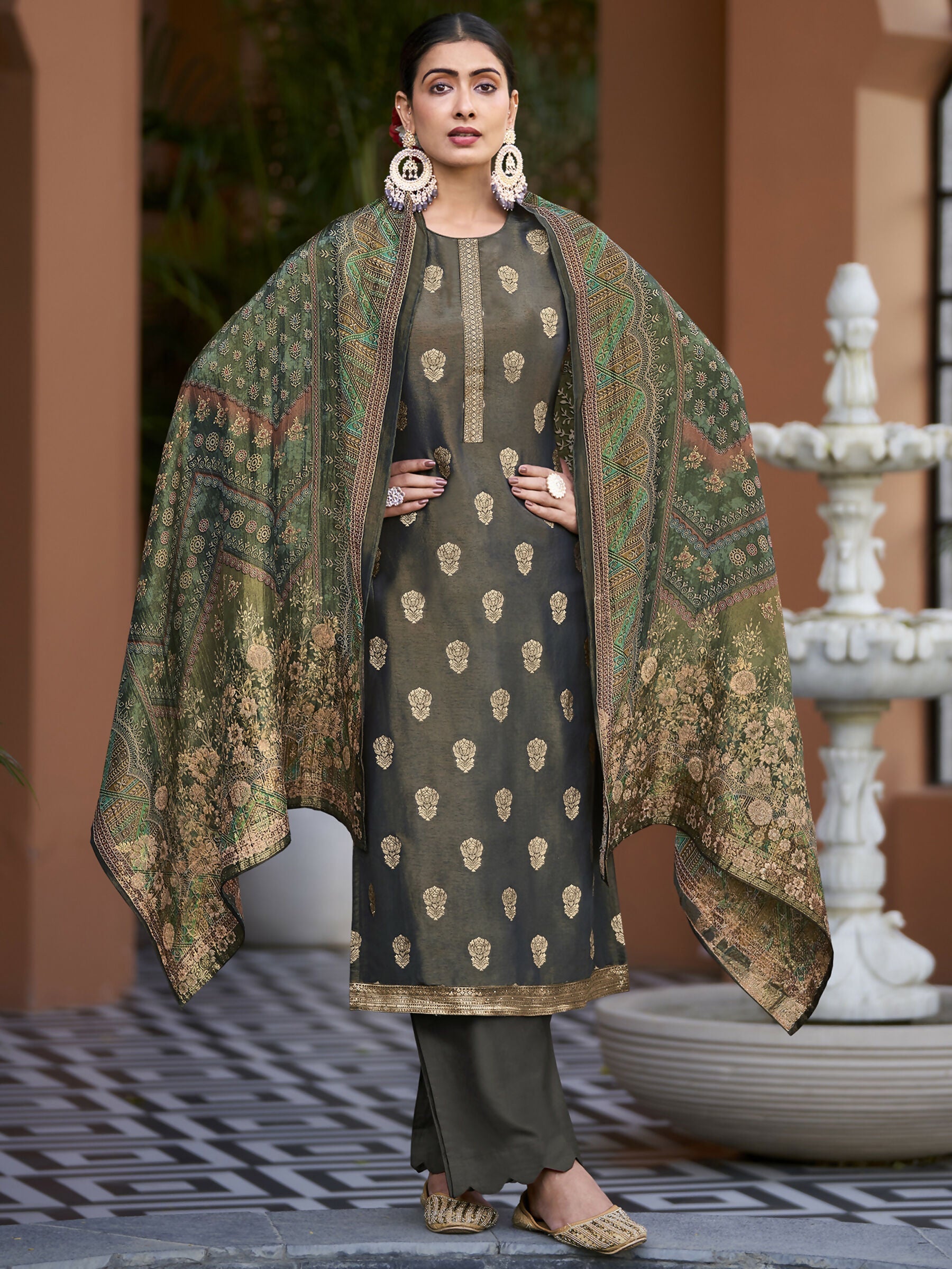Jyoti Fashion Women's Green Pure Silk Elegant Jacquard Woven Kurta with Trouser & Dupatta | Swadesiicart