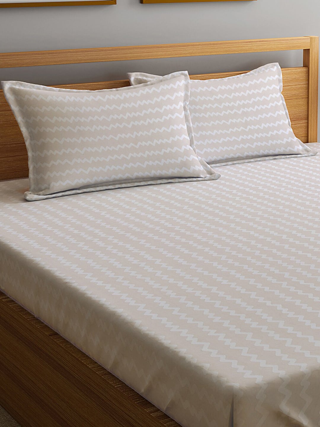 KLOTTHE Abstract-Printed 300TC Fitted King Bedsheet With 2 Pillow Covers - Swadesiicart