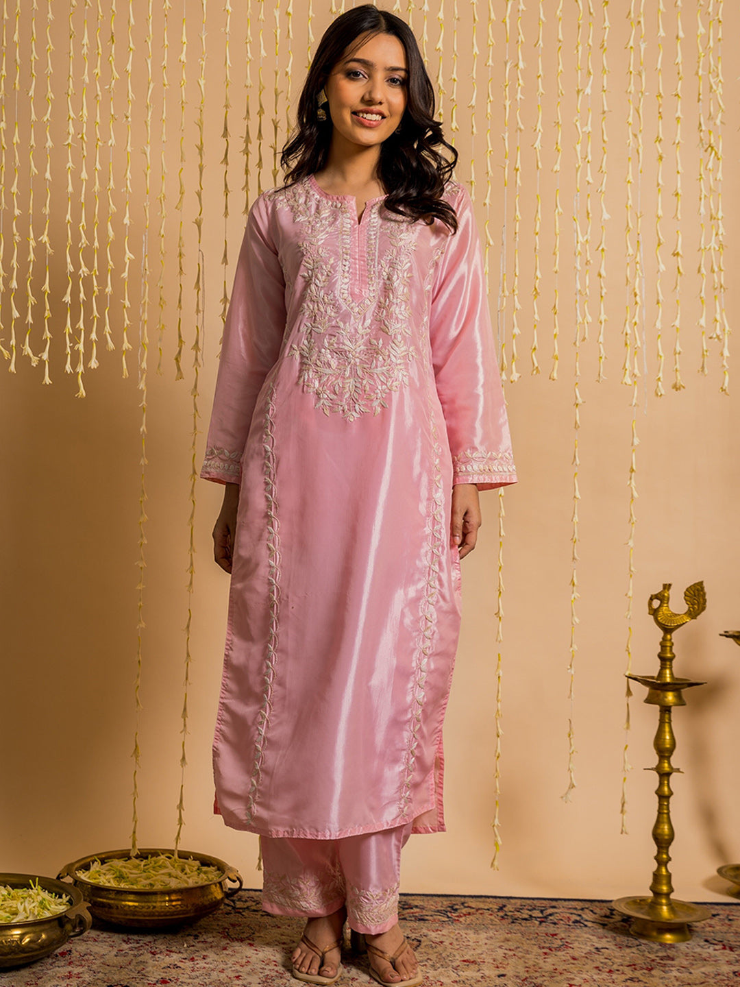 HOUSE OF KARI Floral Embroidered Silk Chikankari Kurta | Swadesiicart