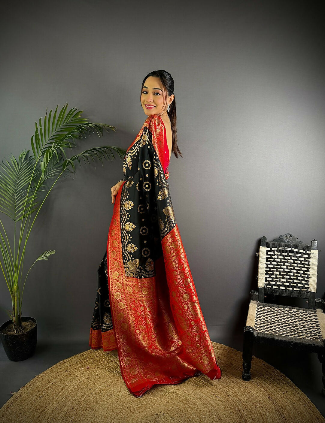 Joban Fashion Red Butti Banarasi Silk Sarees | Swadesiicart