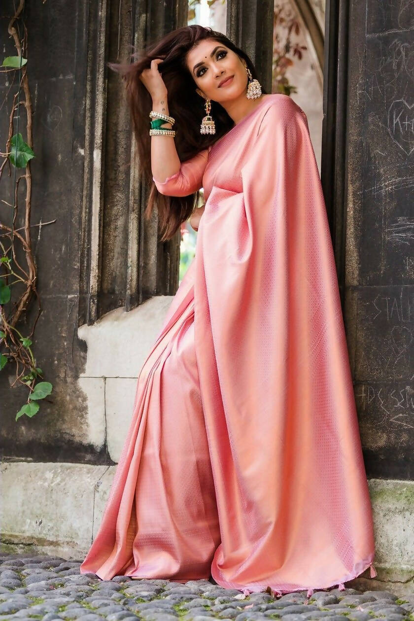 DEIANA'S Beautiful Designer Golden zari Soft Lichi Silk Saree - Light Pink - Swadesiicart