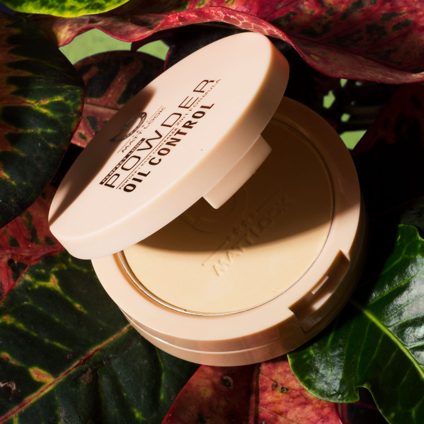 Matt Look Perfect Look 2 In 1 Formula Oil Control Powder - Ivory - Swadesiicart