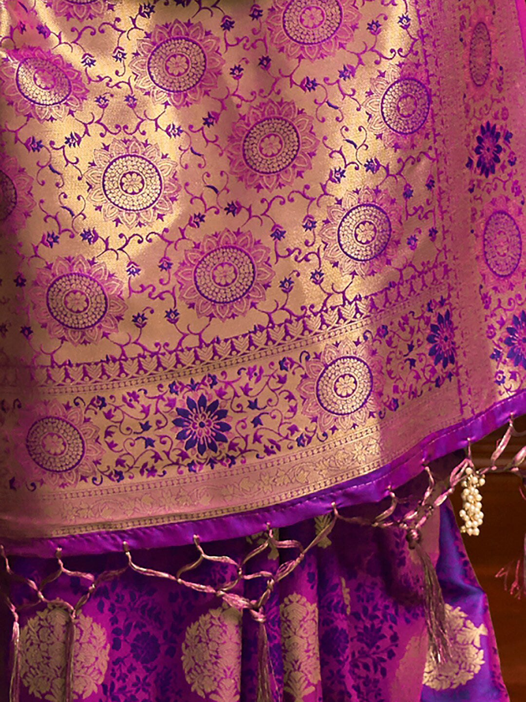 Mitera Women Purple & Gold-Toned Woven Design Zari Silk Blend Banarasi Saree | Swadesiicart