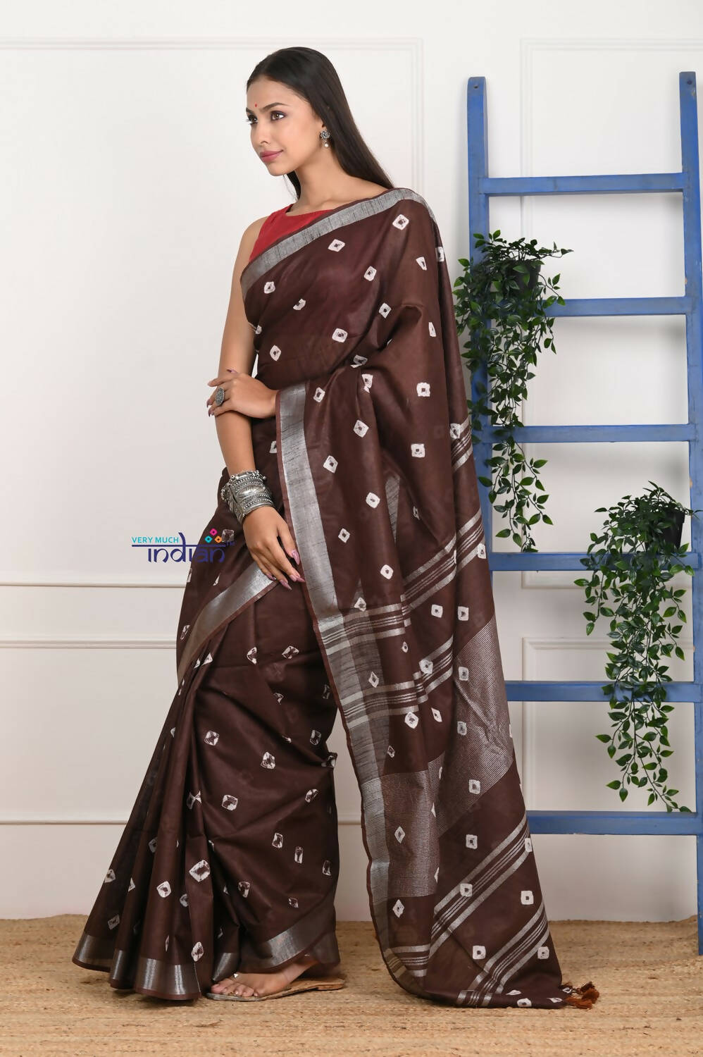 Very Much Indian Handmade Tie And Dye Cotton Saree By Women Weavers - Brown | Swadesiicart
