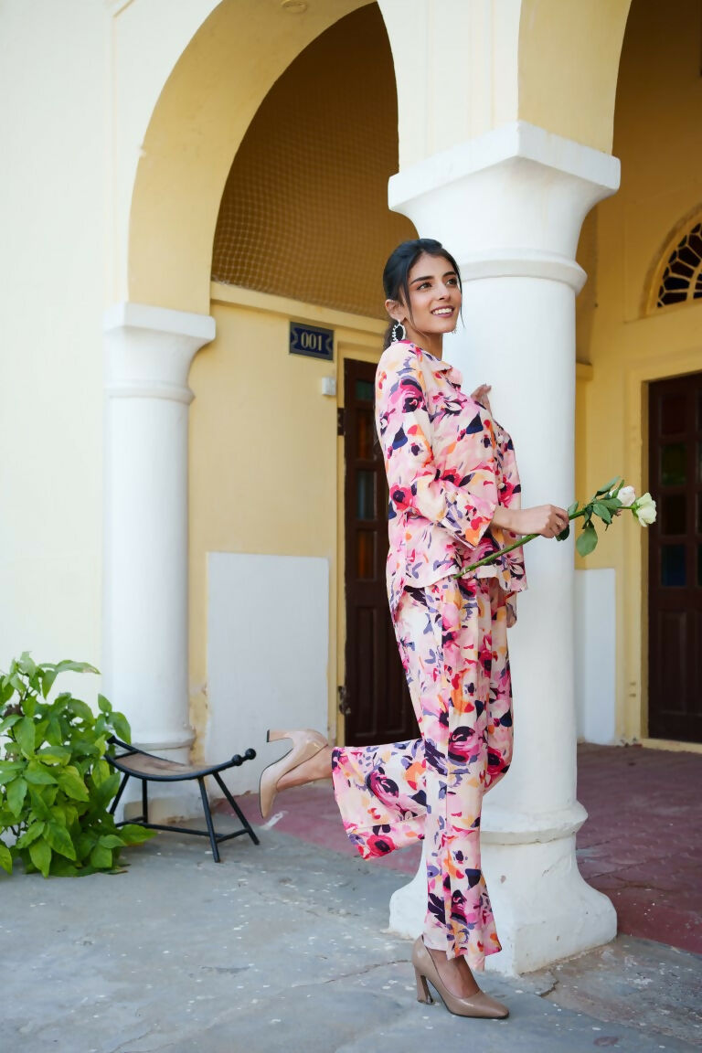 Vaasva Women Peach Muslin Floral Shirt & Pant Set - Swadesiicart