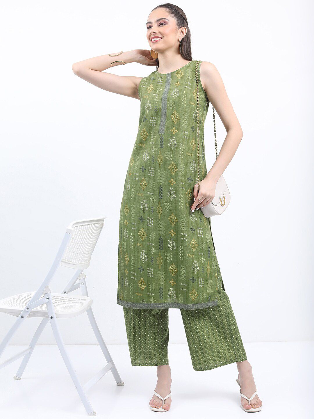 Vishudh Ethnic Motifs Printed Sleeveless Regular Kurta With Palazzos - Swadesiicart